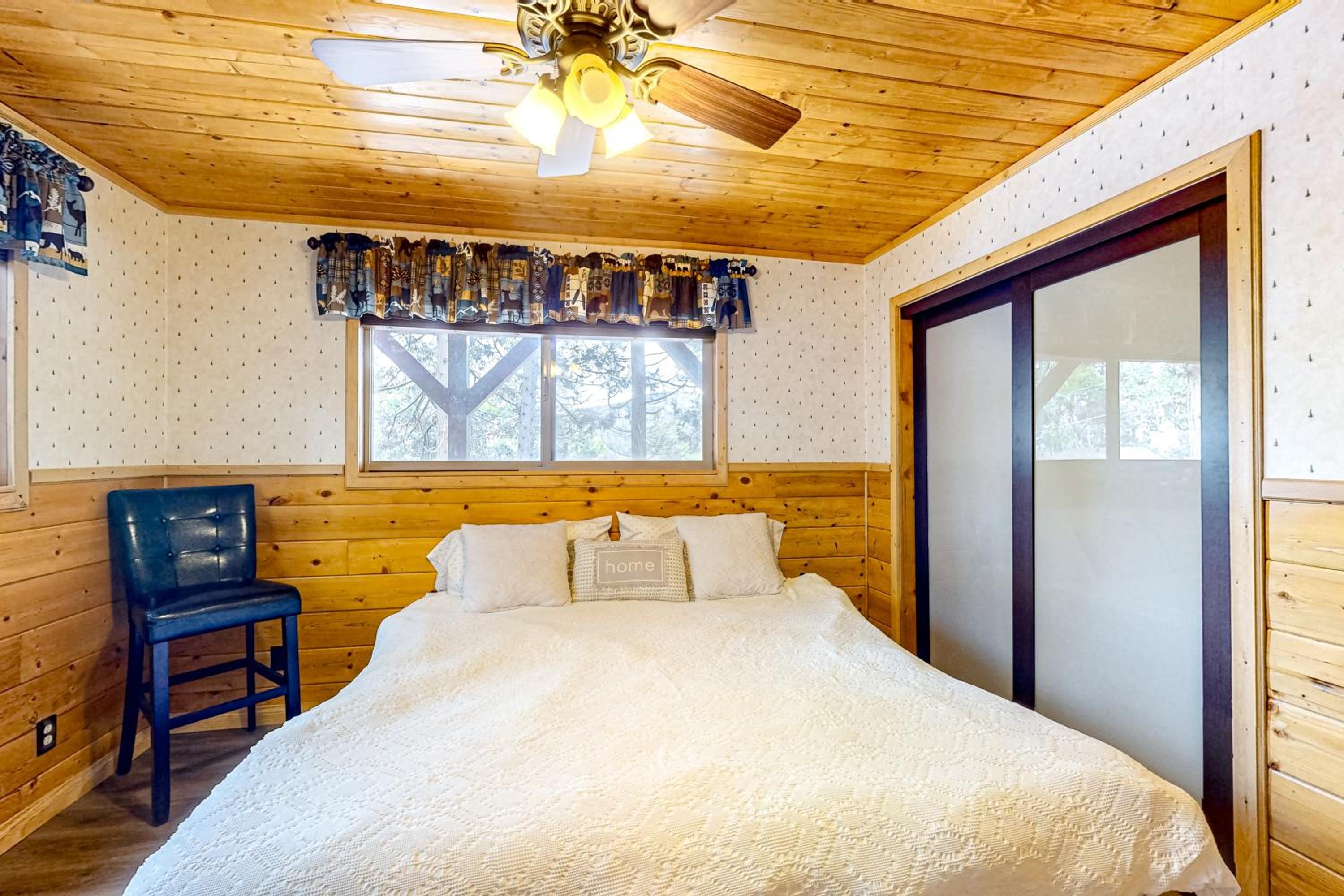 Idyllic Cabin in the Woods Cozy Crestline Retreat
