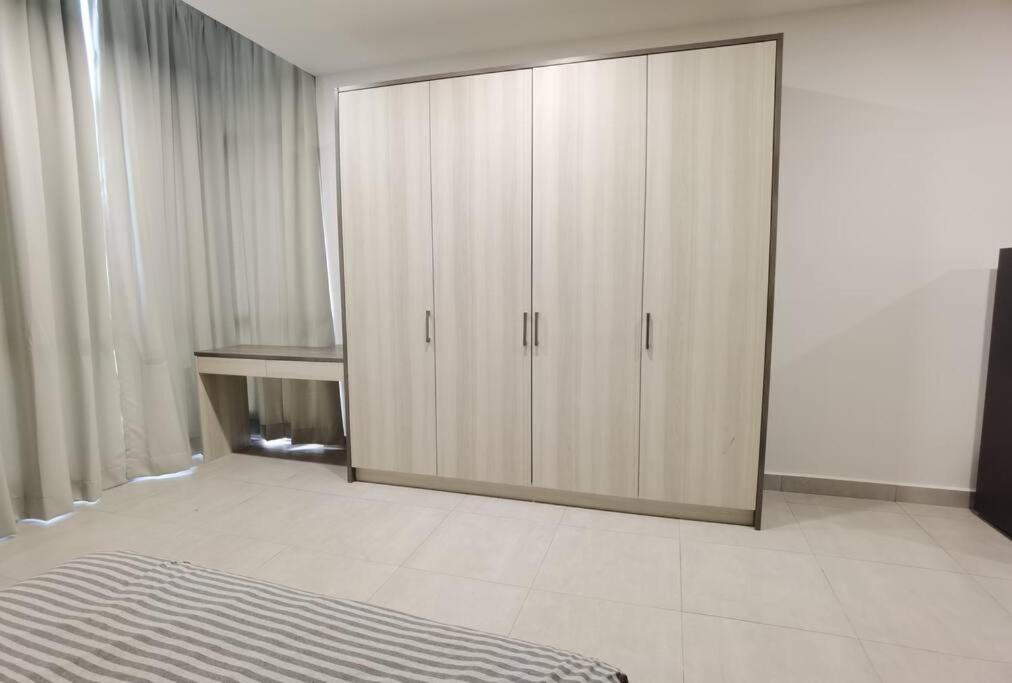 Modern Comfy Studio Permaisuri 2 Carpark WIFI