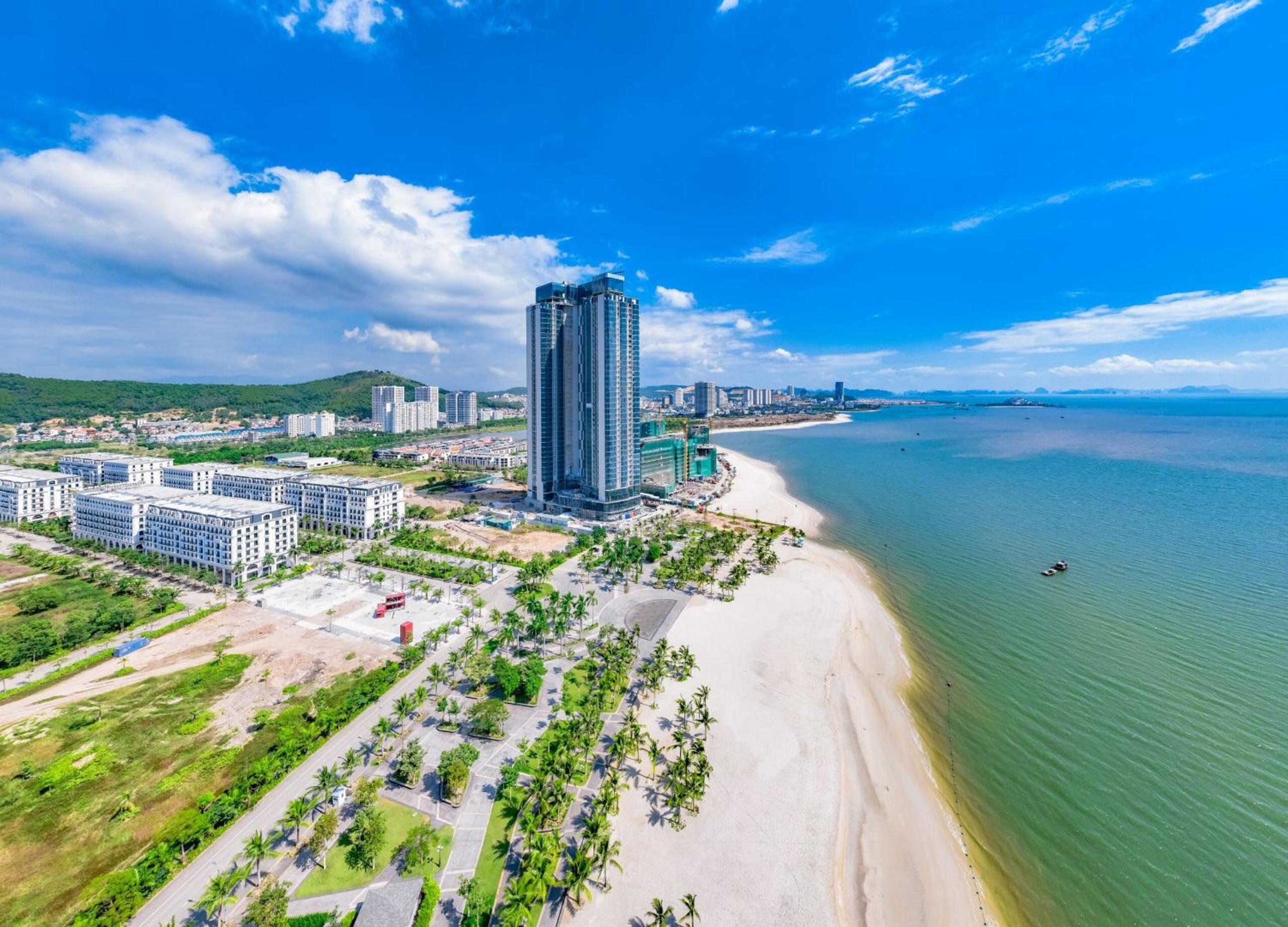Bayside Bliss Apartment By A La Carte Ha Long Ocean View view 3