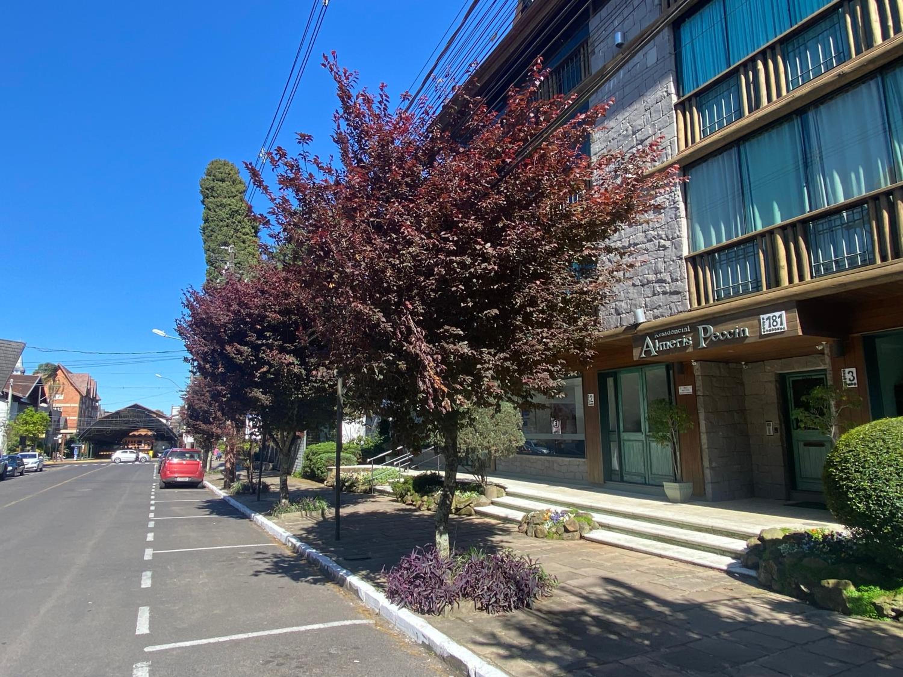 LUXUOSO APT ALMERIS PECCIN no Centro de GRAMADO