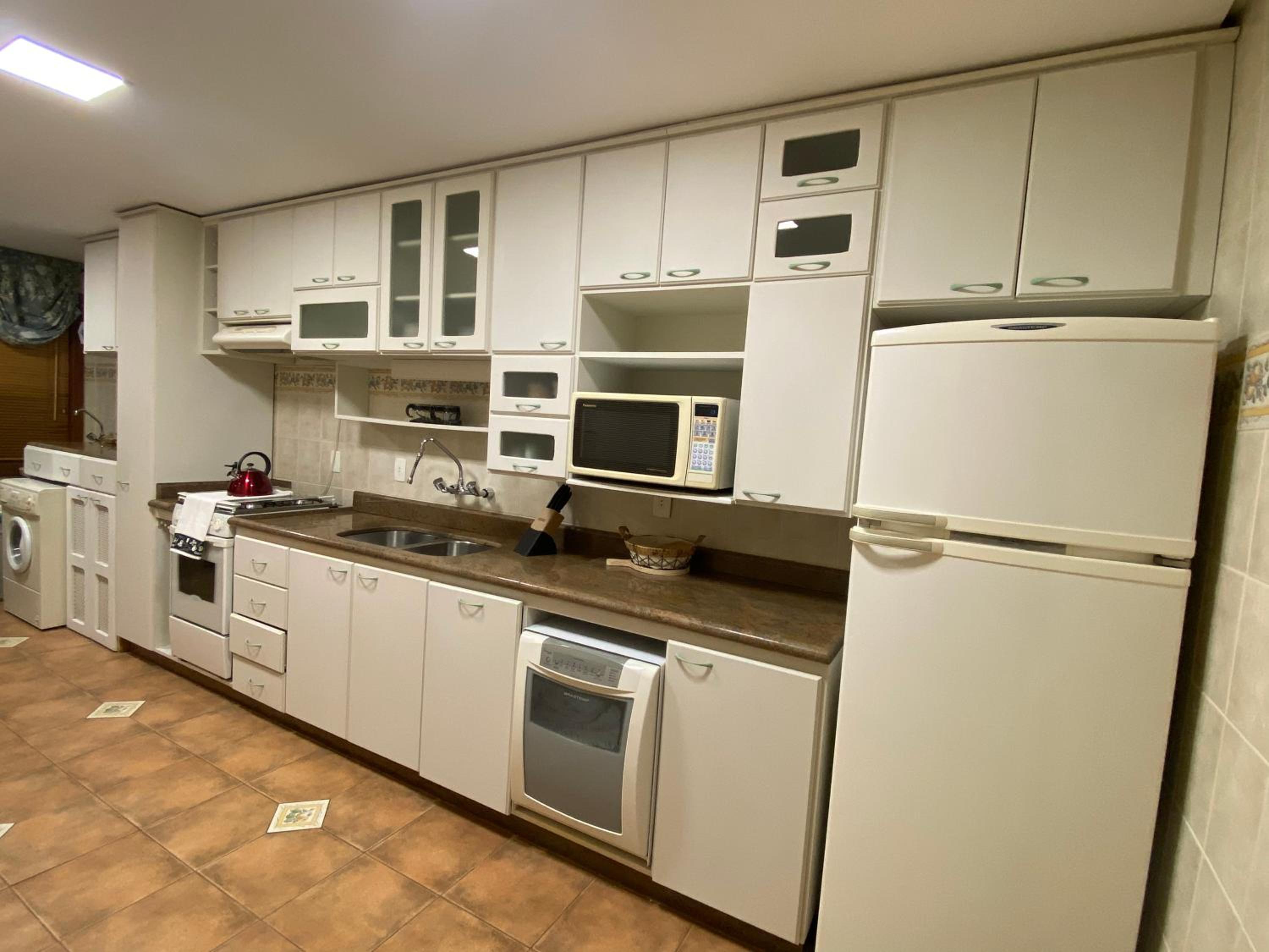 LUXUOSO APT ALMERIS PECCIN no Centro de GRAMADO
