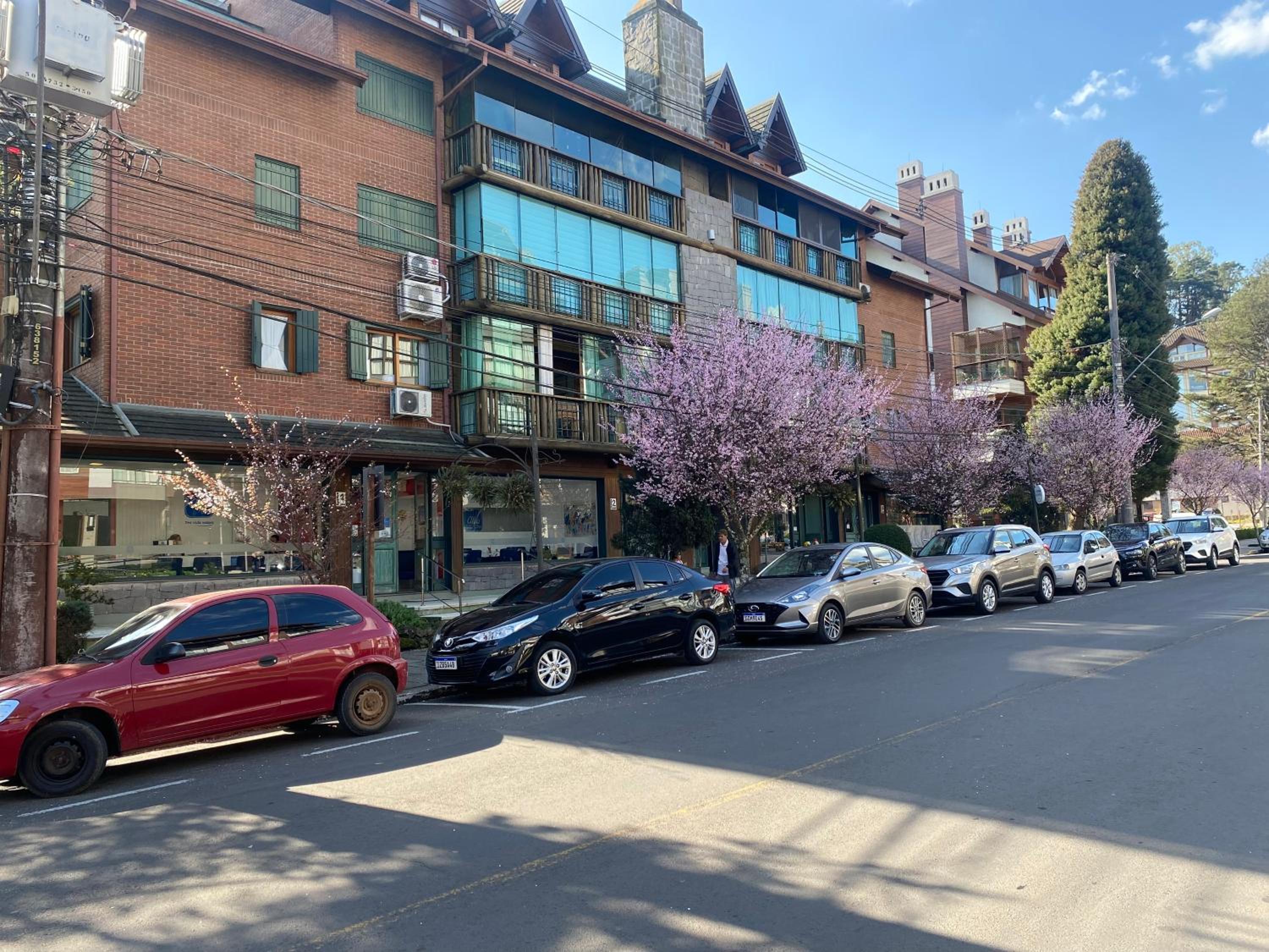 LUXUOSO APT ALMERIS PECCIN no Centro de GRAMADO