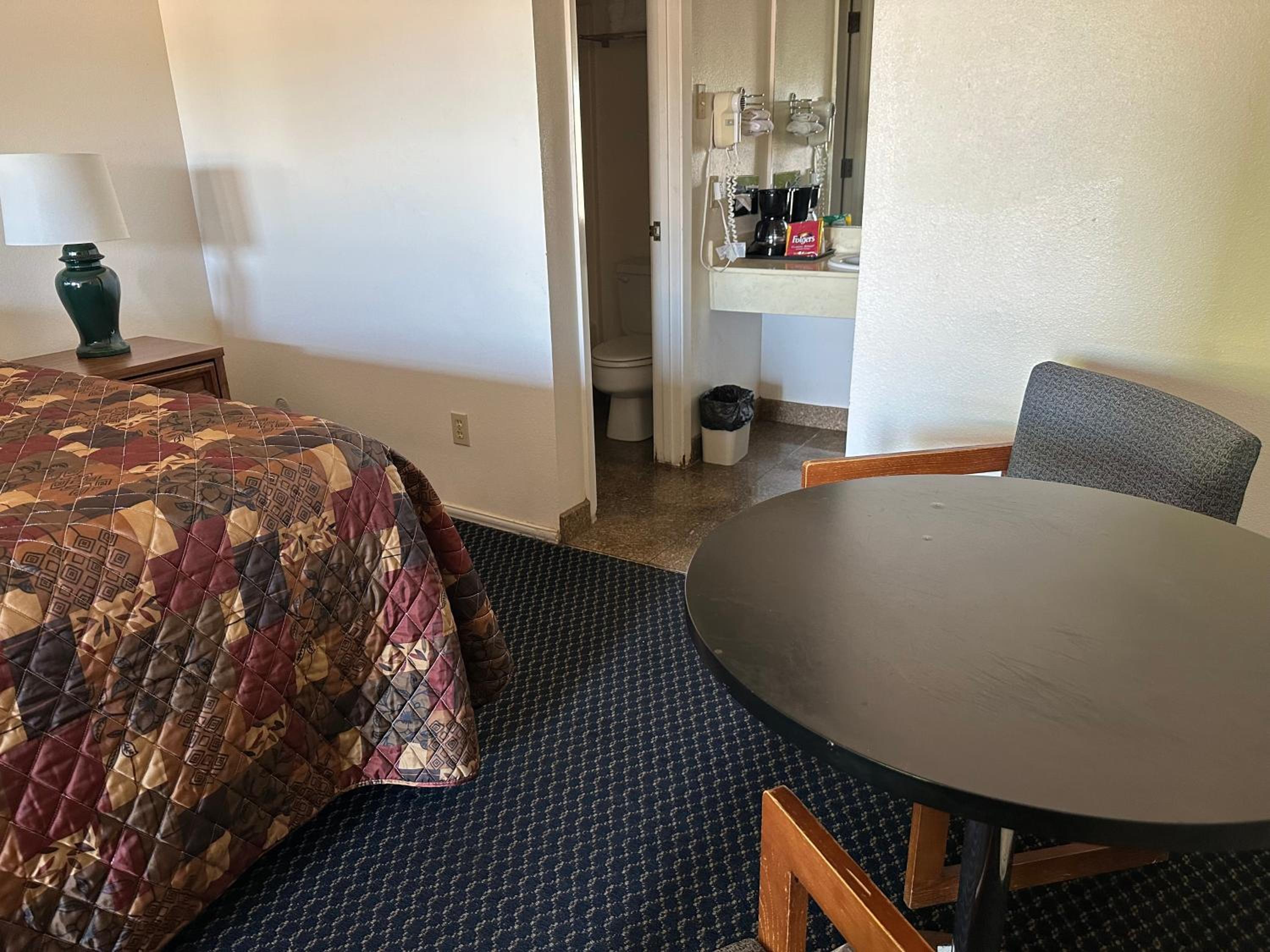 Windcrest Inn and Suites