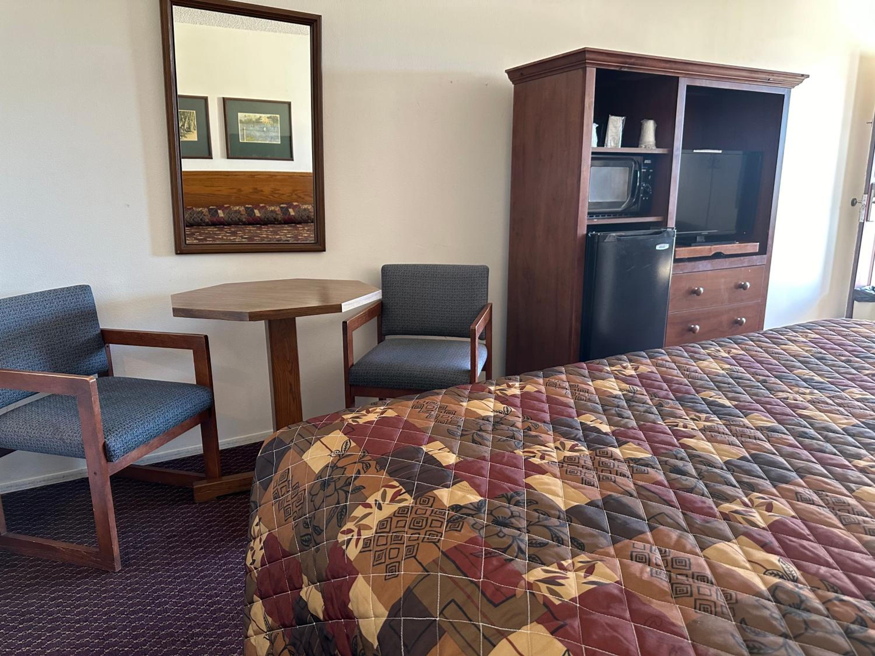 Windcrest Inn and Suites