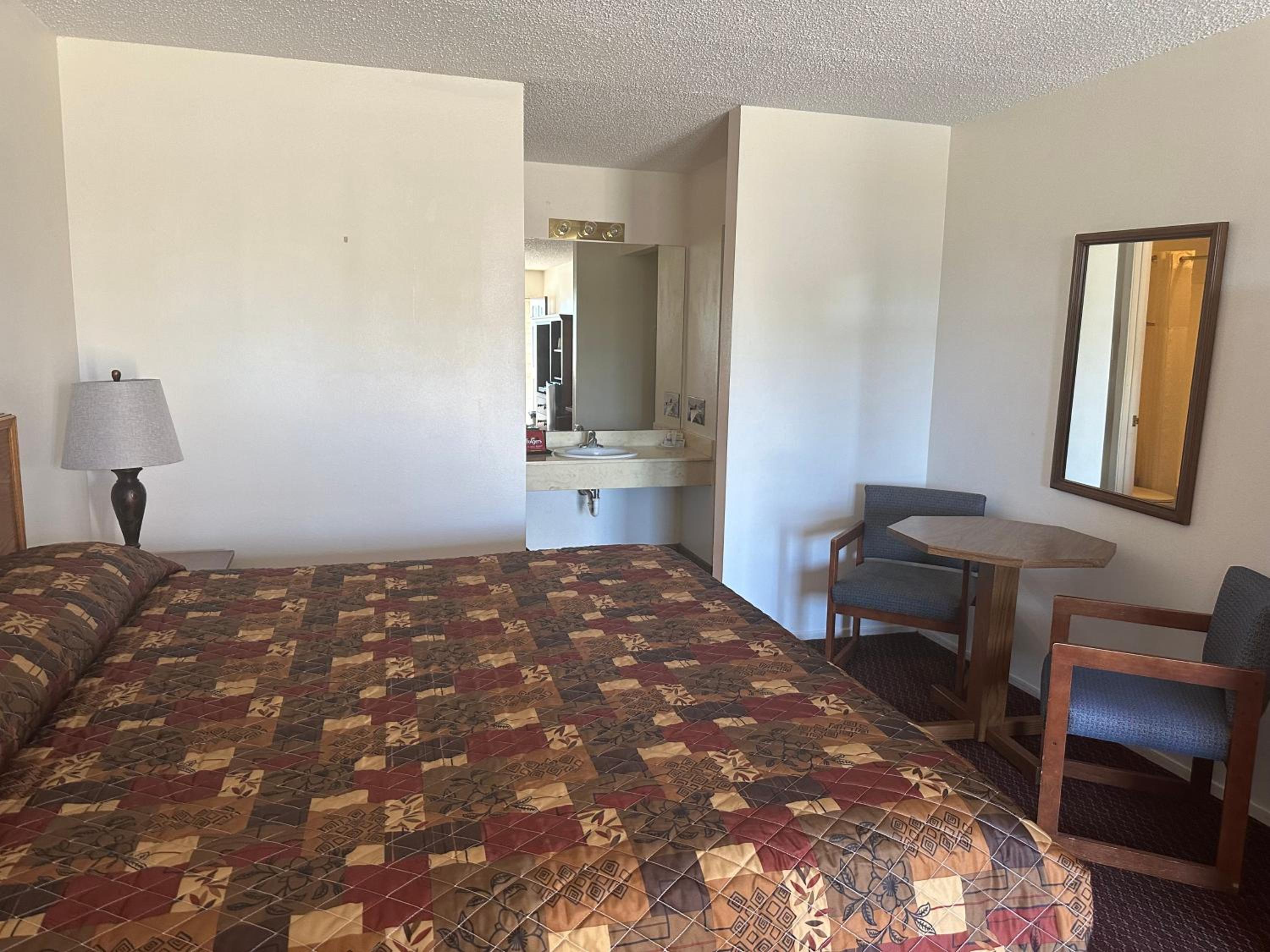 Windcrest Inn and Suites