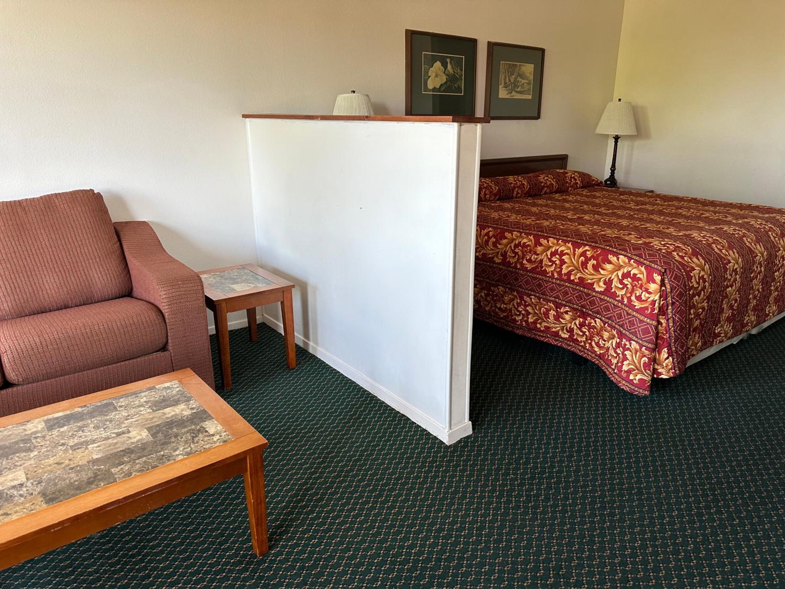 Windcrest Inn and Suites