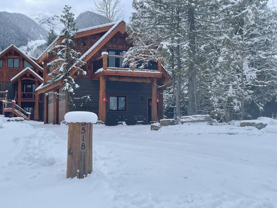 Ski-In Chalet: Private Hot tub, Bonus Bunk House - Image 3