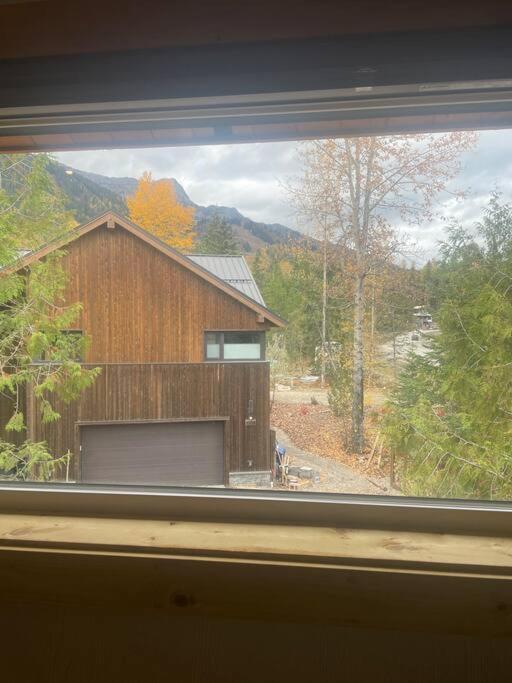 Ski-In Chalet: Private Hot tub, Bonus Bunk House