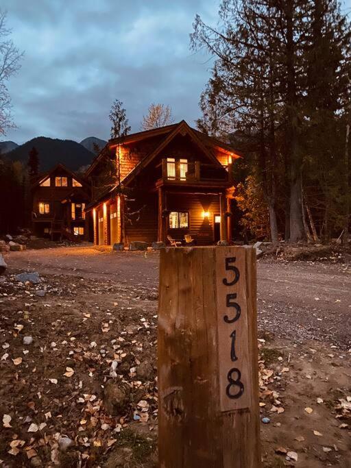 Hotel Ski-In Chalet: Private Hot tub, Bonus Bunk House - Image 1