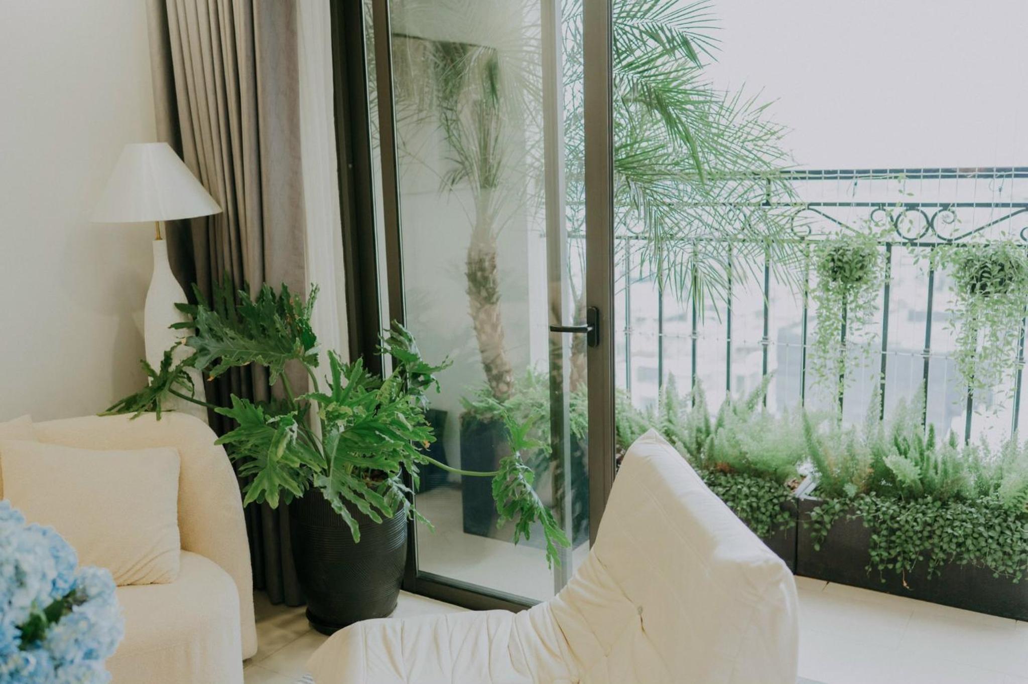 Hanoi Westlake Homestay in D'Le Roi Soleil Building