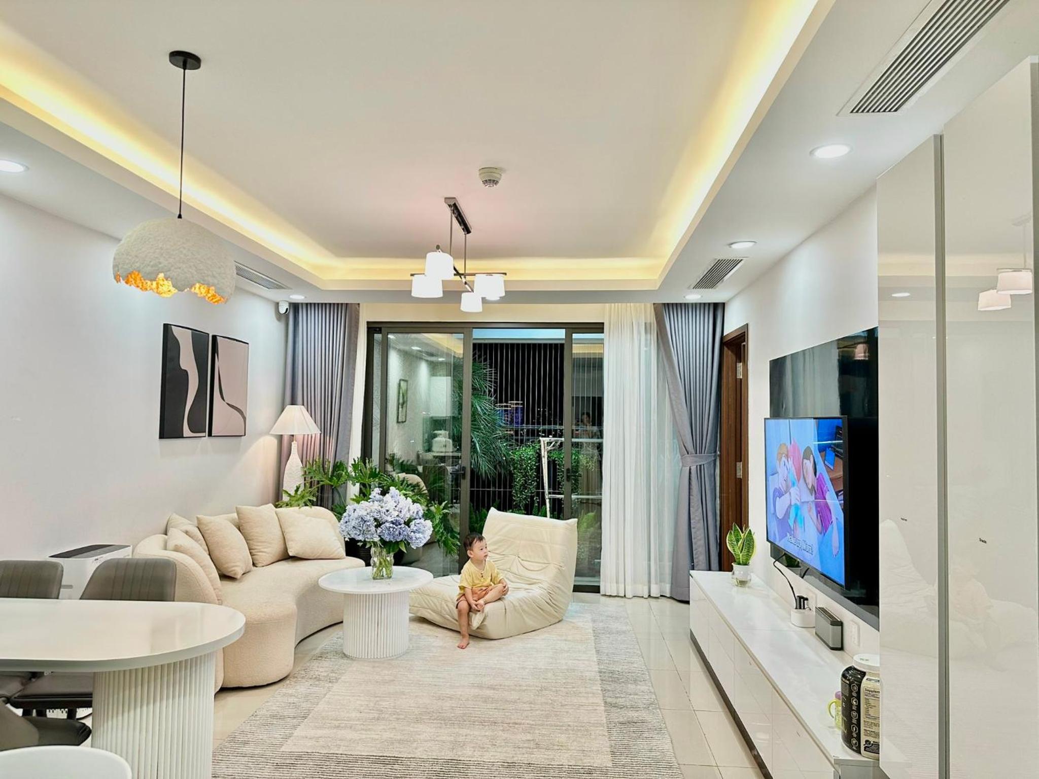 Hanoi Westlake Homestay in D'Le Roi Soleil Building