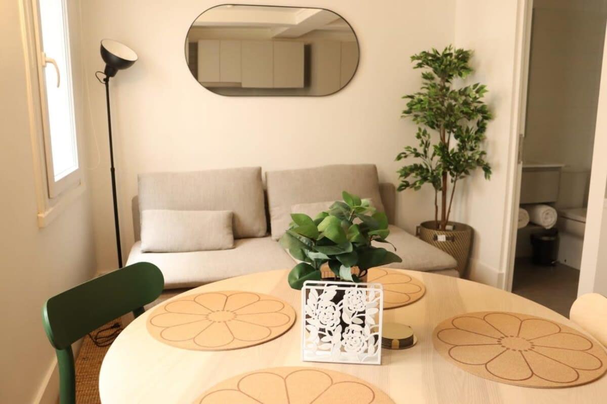 HOM I Depto 2D1B En Calle Republica Santiago Centro