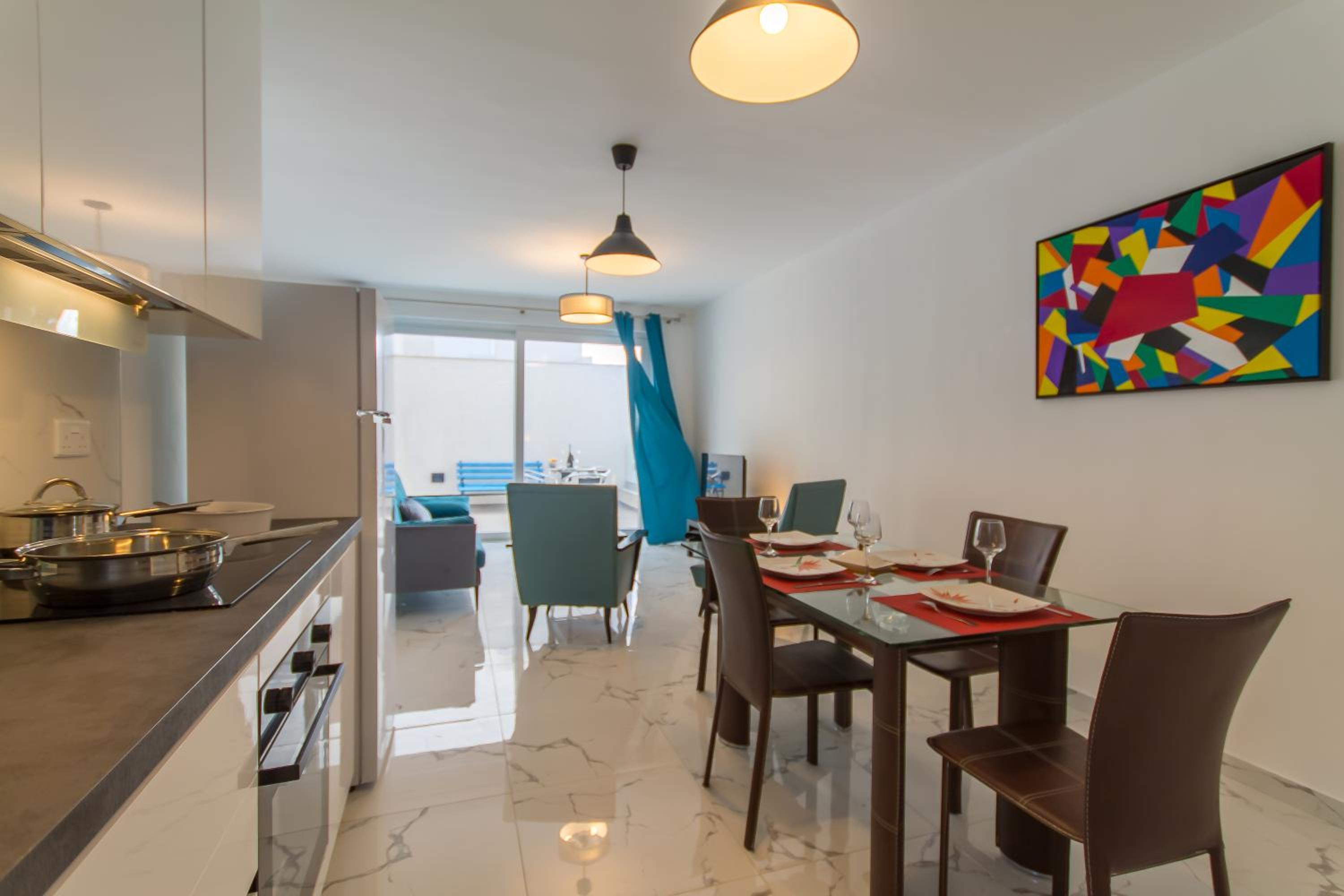 A Sunny Penthouse Modern 2 bdr - Sliema - Happy Rentals view 4
