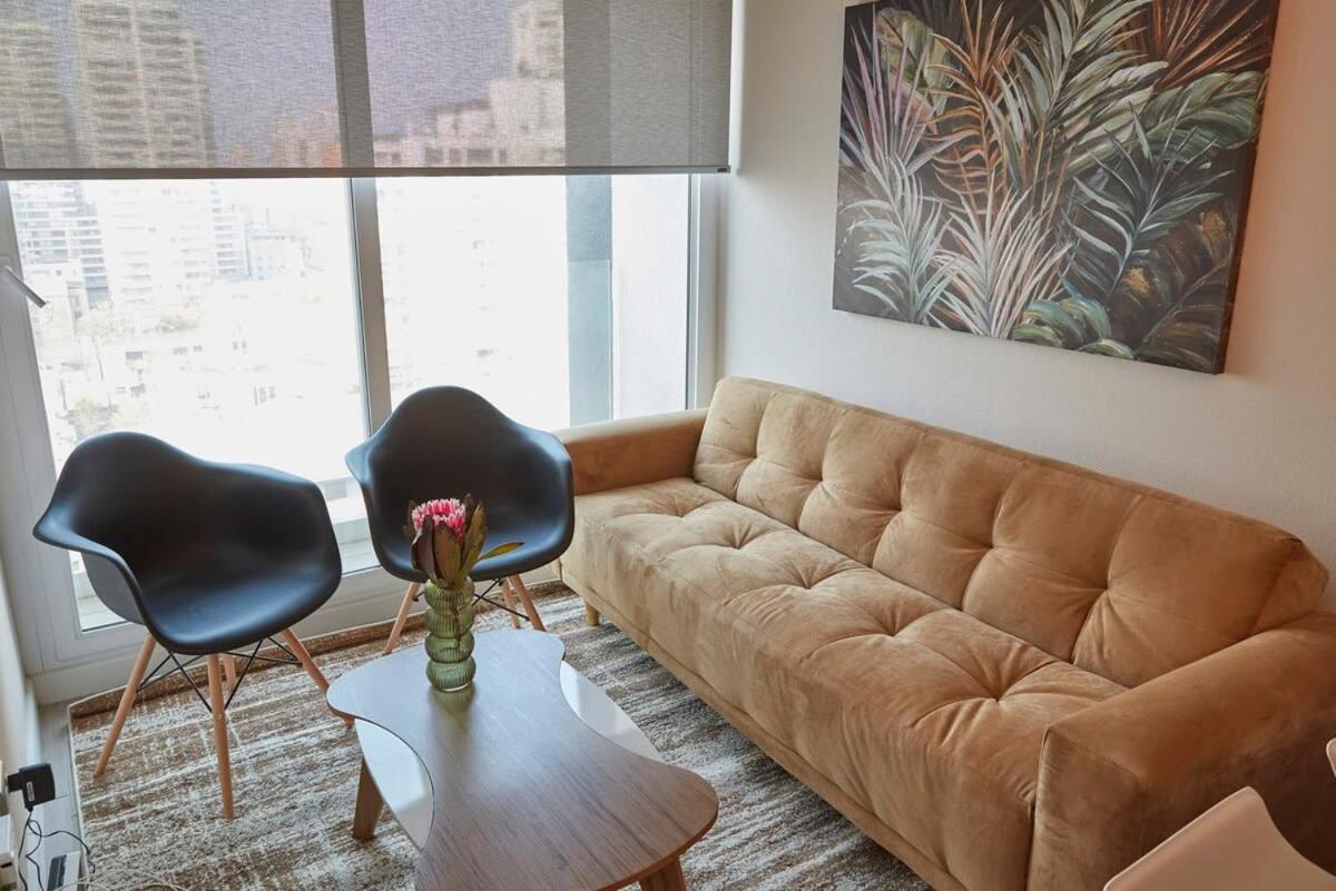 HOM I Amplio y Comodo Depto 2D2B En Santiago Centro