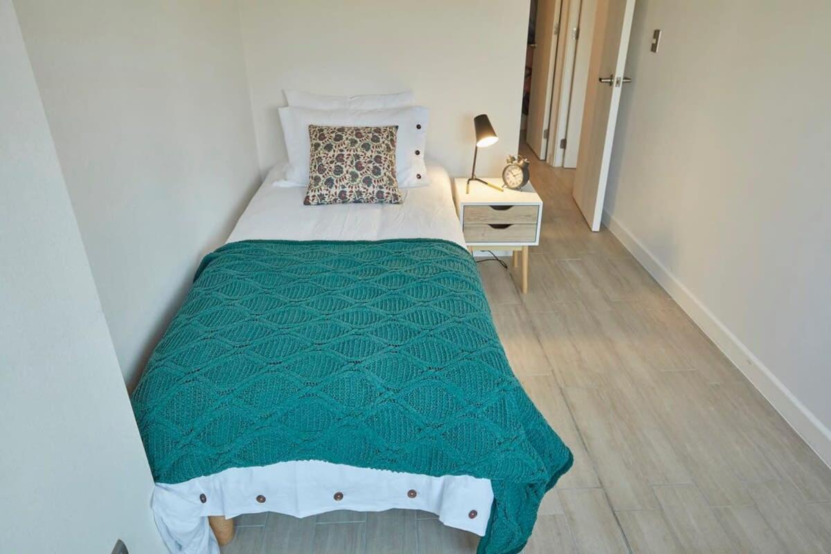 HOM I Amplio y Comodo Depto 2D2B En Santiago Centro