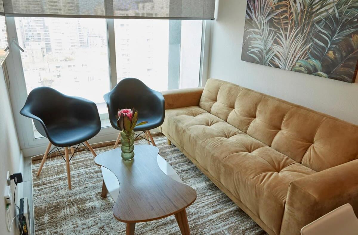 HOM I Amplio y Comodo Depto 2D2B En Santiago Centro