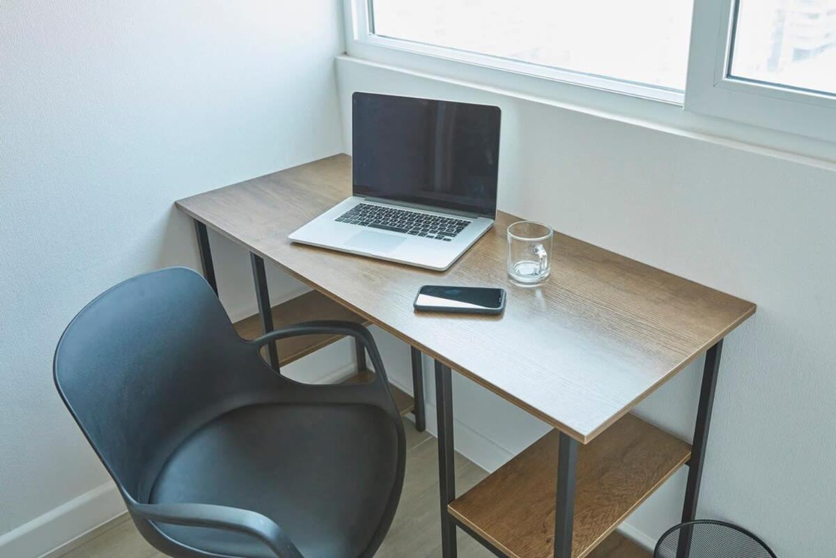HOM I Amplio y Comodo Depto 2D2B En Santiago Centro