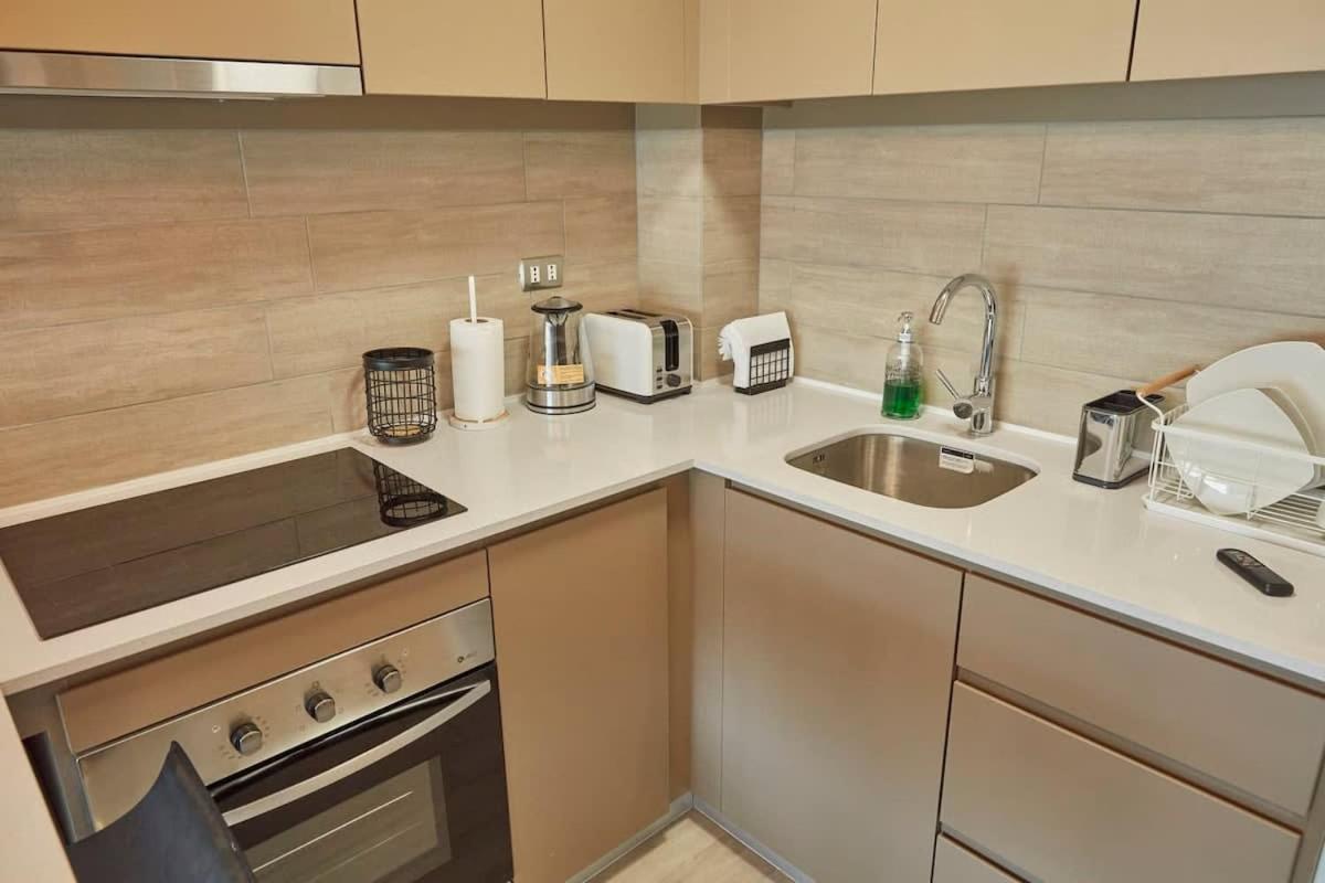 HOM I Amplio y Comodo Depto 2D2B En Santiago Centro