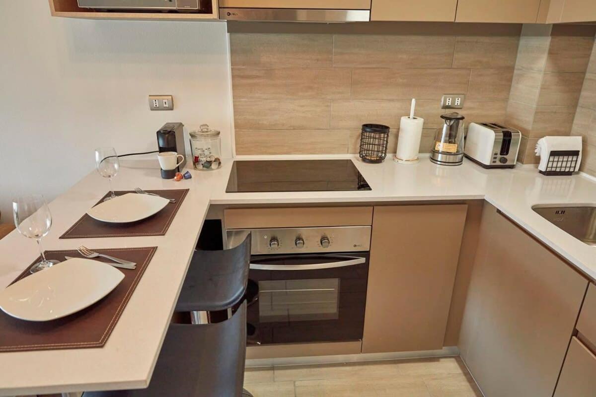 HOM I Amplio y Comodo Depto 2D2B En Santiago Centro