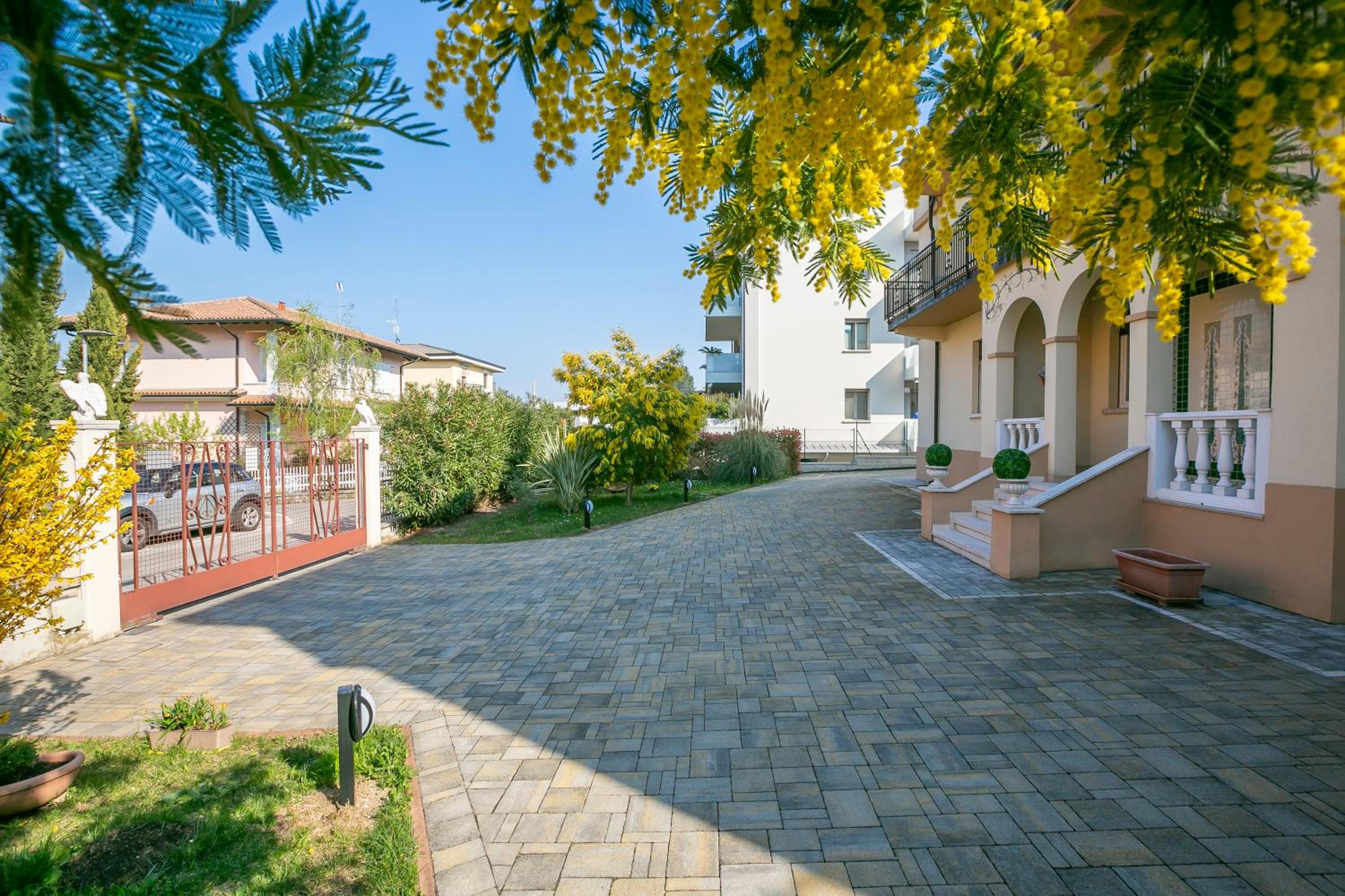 Villa Mimosa Apartments