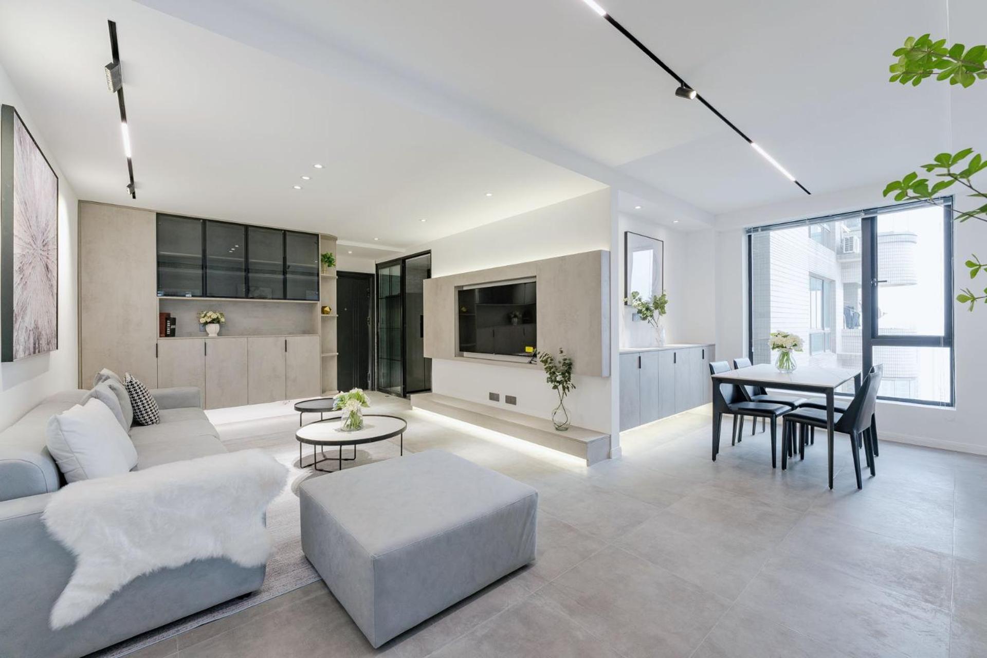 Eastern Hub - ZhongShan Park Metro Station 50m, Modern Light Three-bedroom Apartment