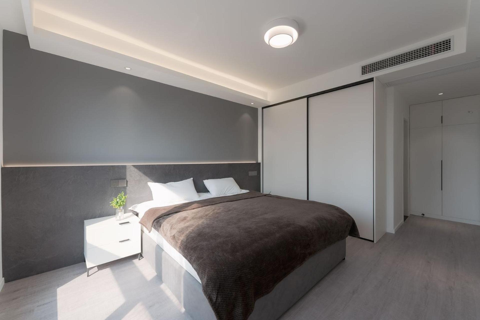 Eastern Hub - Brand New Apartment Near the Bund, Nanjing Road, Yuyuan Garden, Sunny 3 Bedrooms 100m from Metro Station