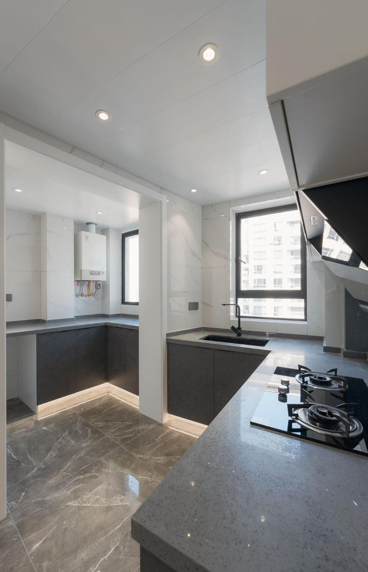 Eastern Hub - Brand New Apartment Near the Bund, Nanjing Road, Yuyuan Garden, Sunny 3 Bedrooms 100m from Metro Station