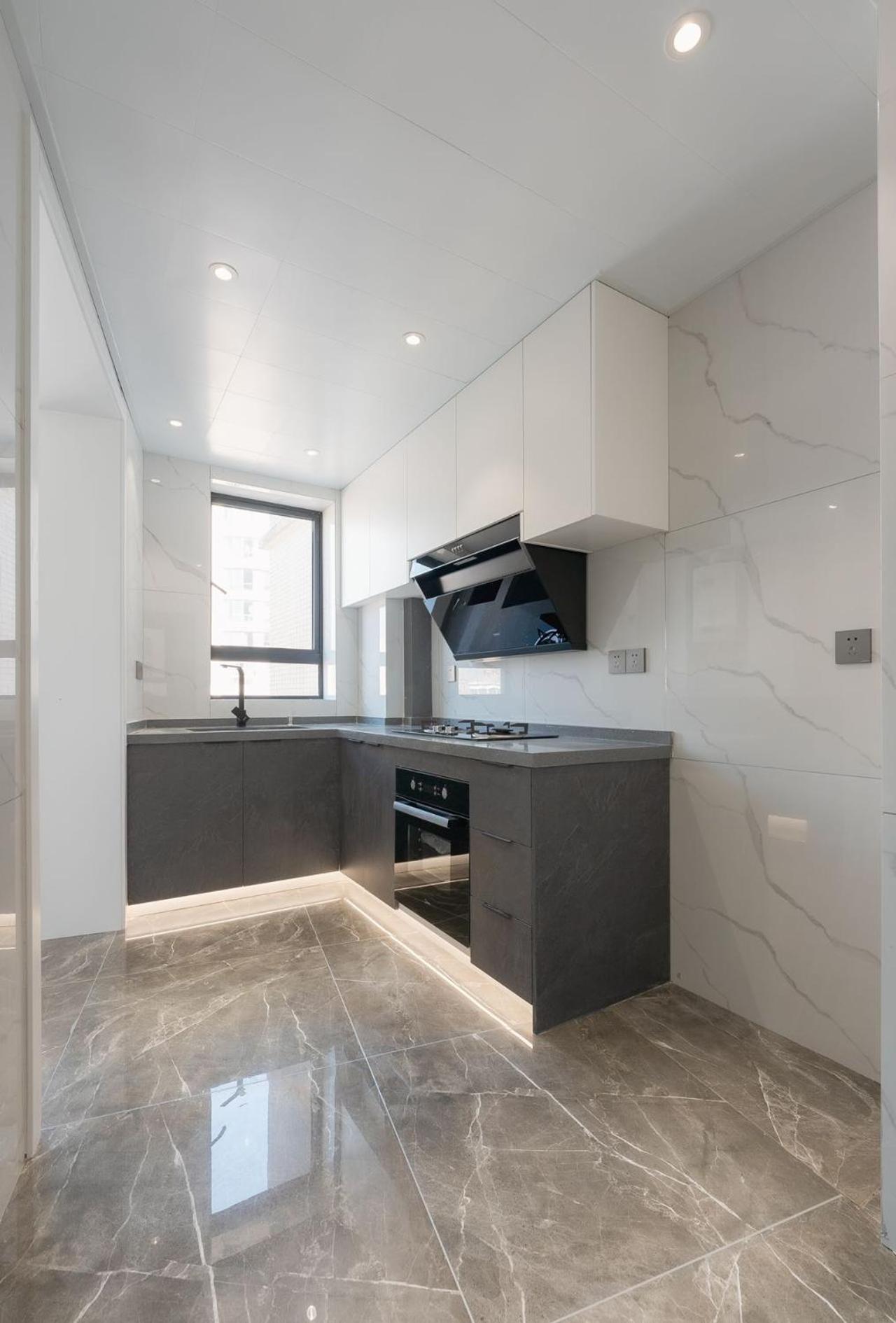 Eastern Hub - Brand New Apartment Near the Bund, Nanjing Road, Yuyuan Garden, Sunny 3 Bedrooms 100m from Metro Station