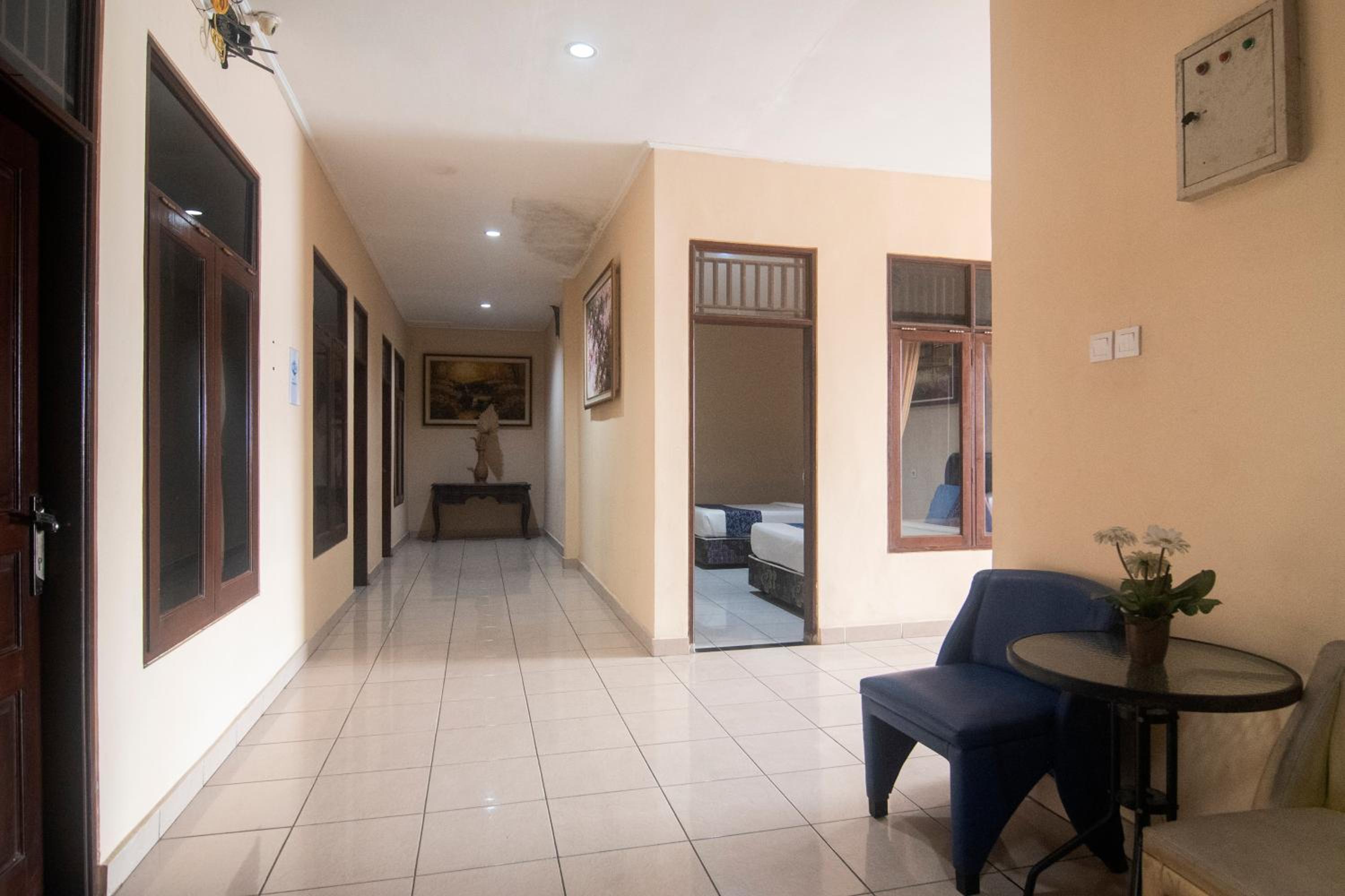 Miraa Guest House & Resto