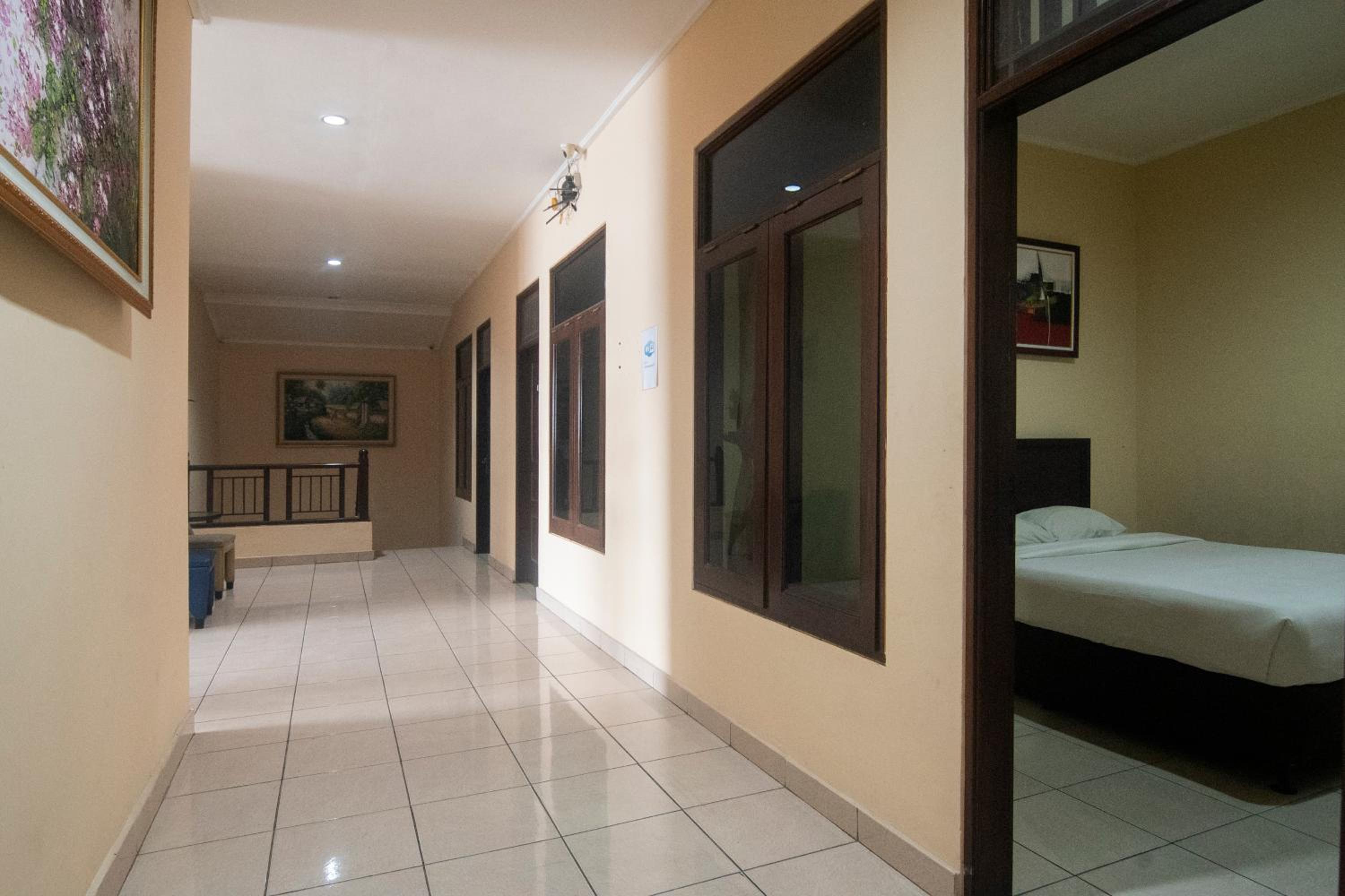 Miraa Guest House & Resto