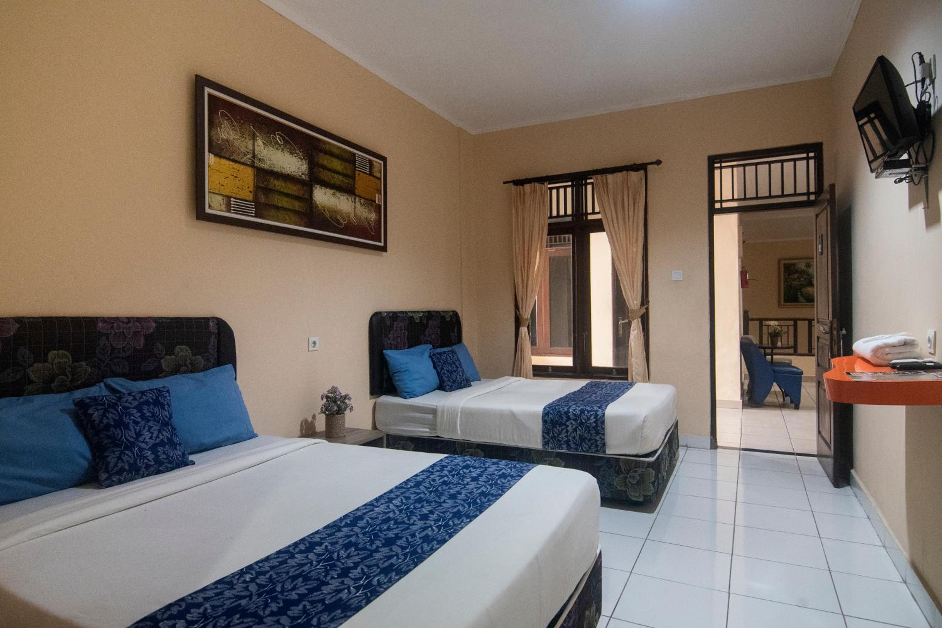 Miraa Guest House & Resto