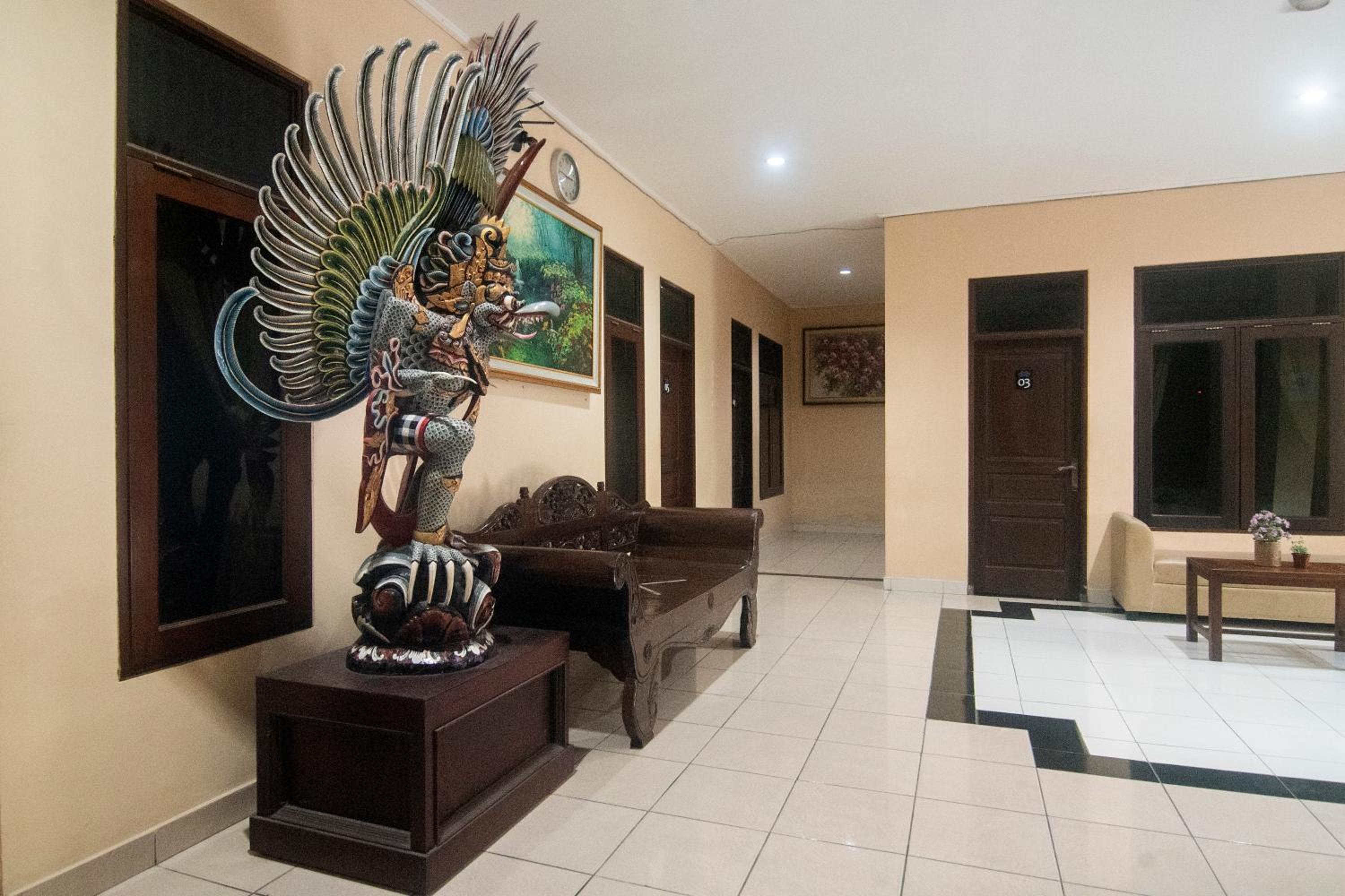 Miraa Guest House & Resto