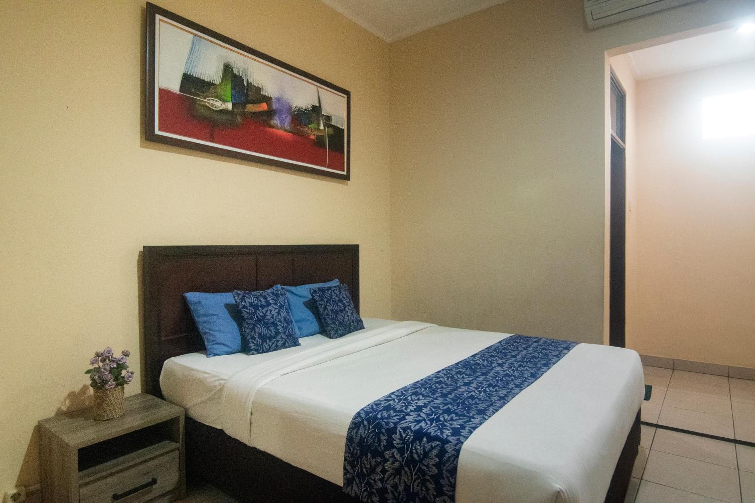 Miraa Guest House & Resto