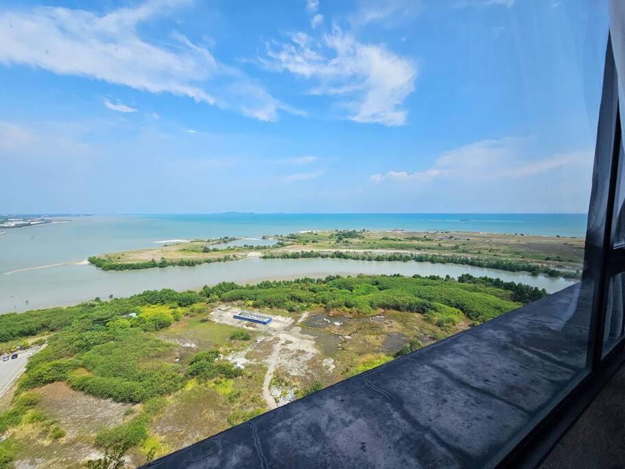 SerenityStay•Seaview•OwnBathtub.ImperioResidence photo 6