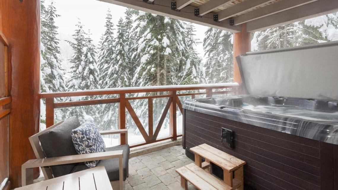 Taluswood The Heights 6 | Beautifully Updated Chalet w/ Private Hot Tub, Slopeside View, Parking