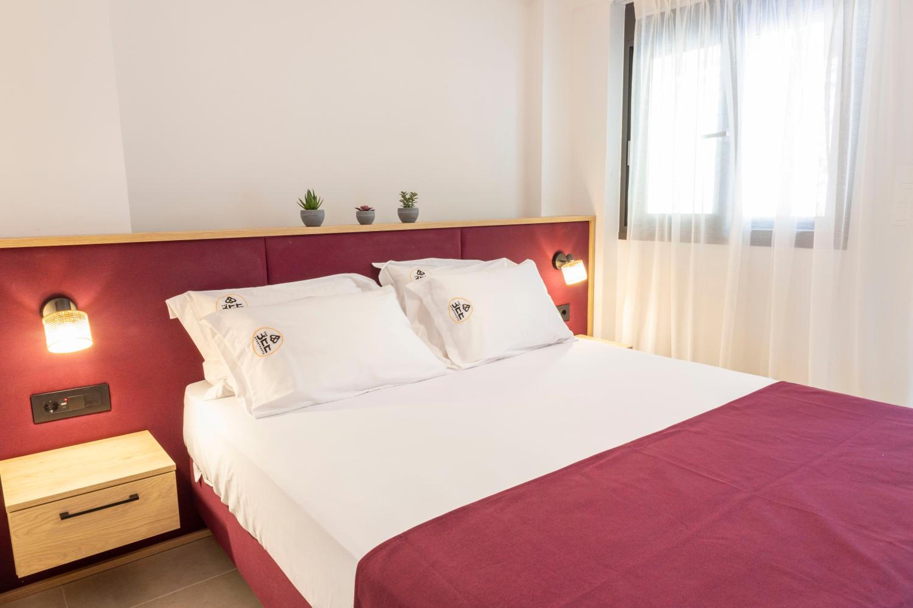 The Red Bee Apartment photo 5