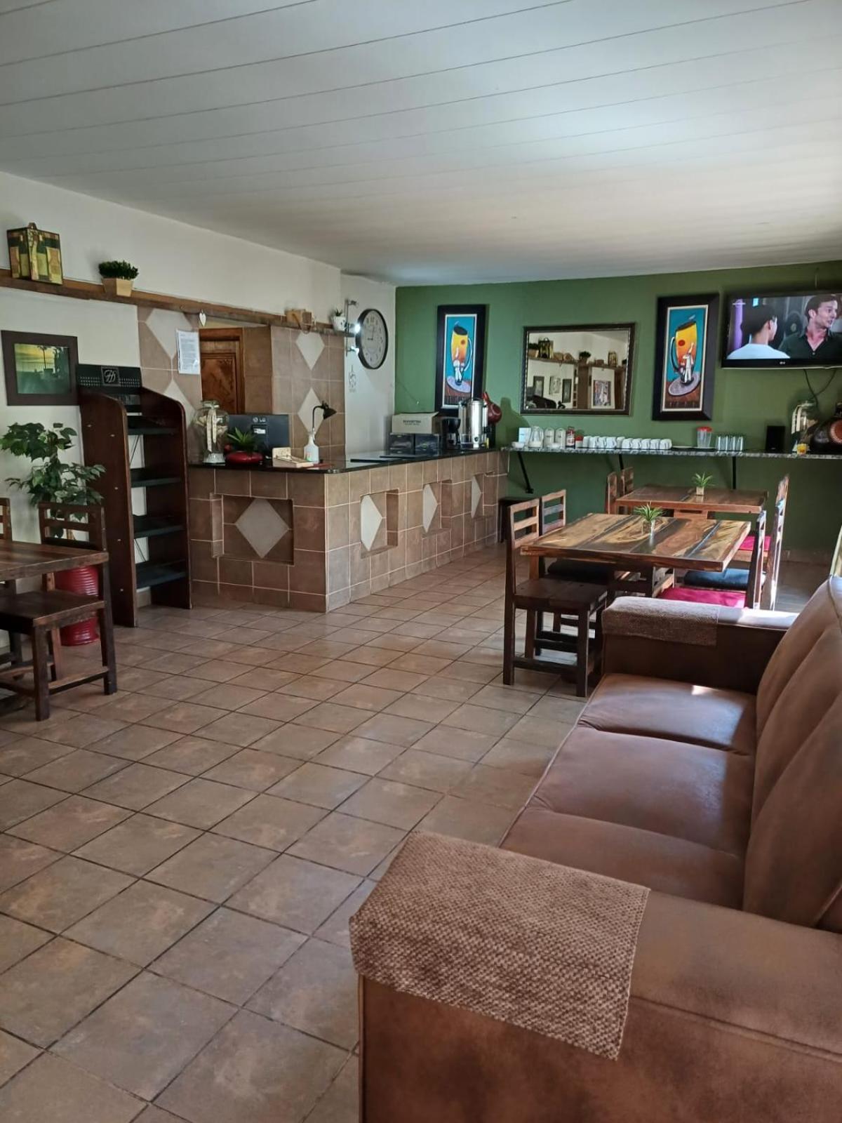 Rustenburg Palm Lodge