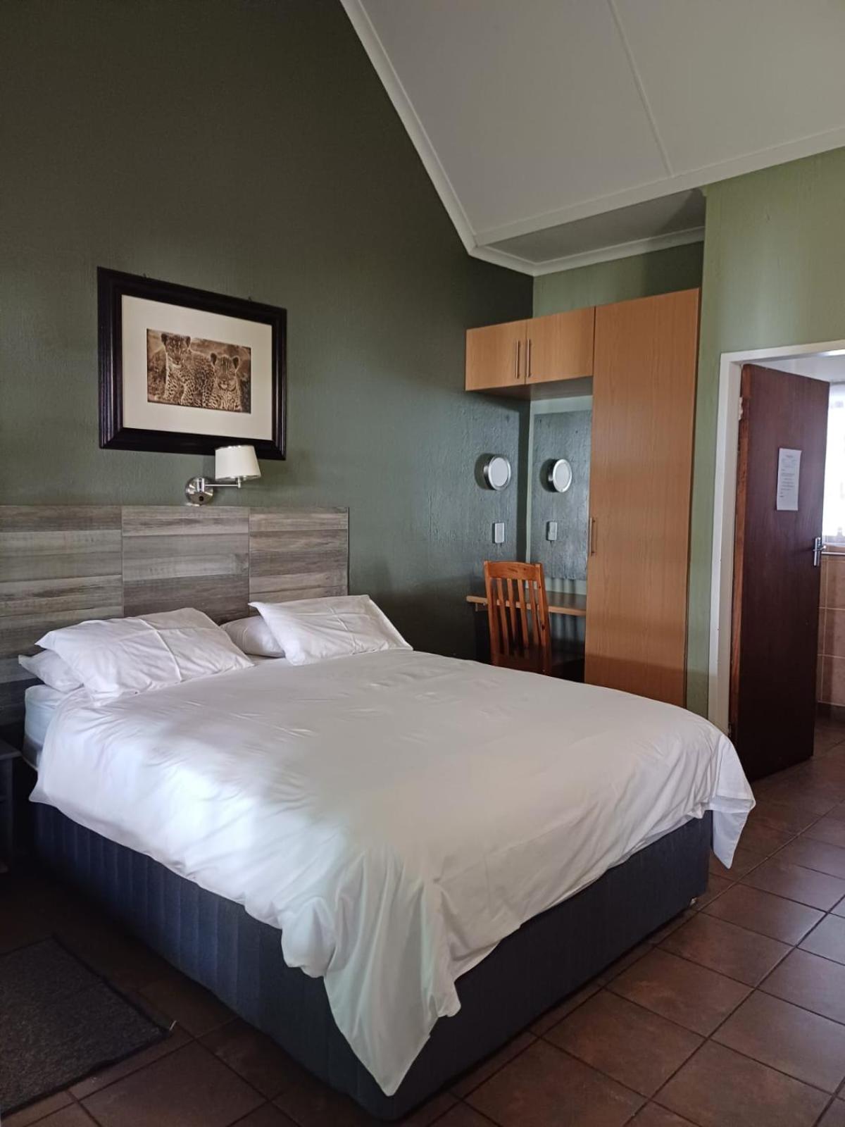 Rustenburg Palm Lodge