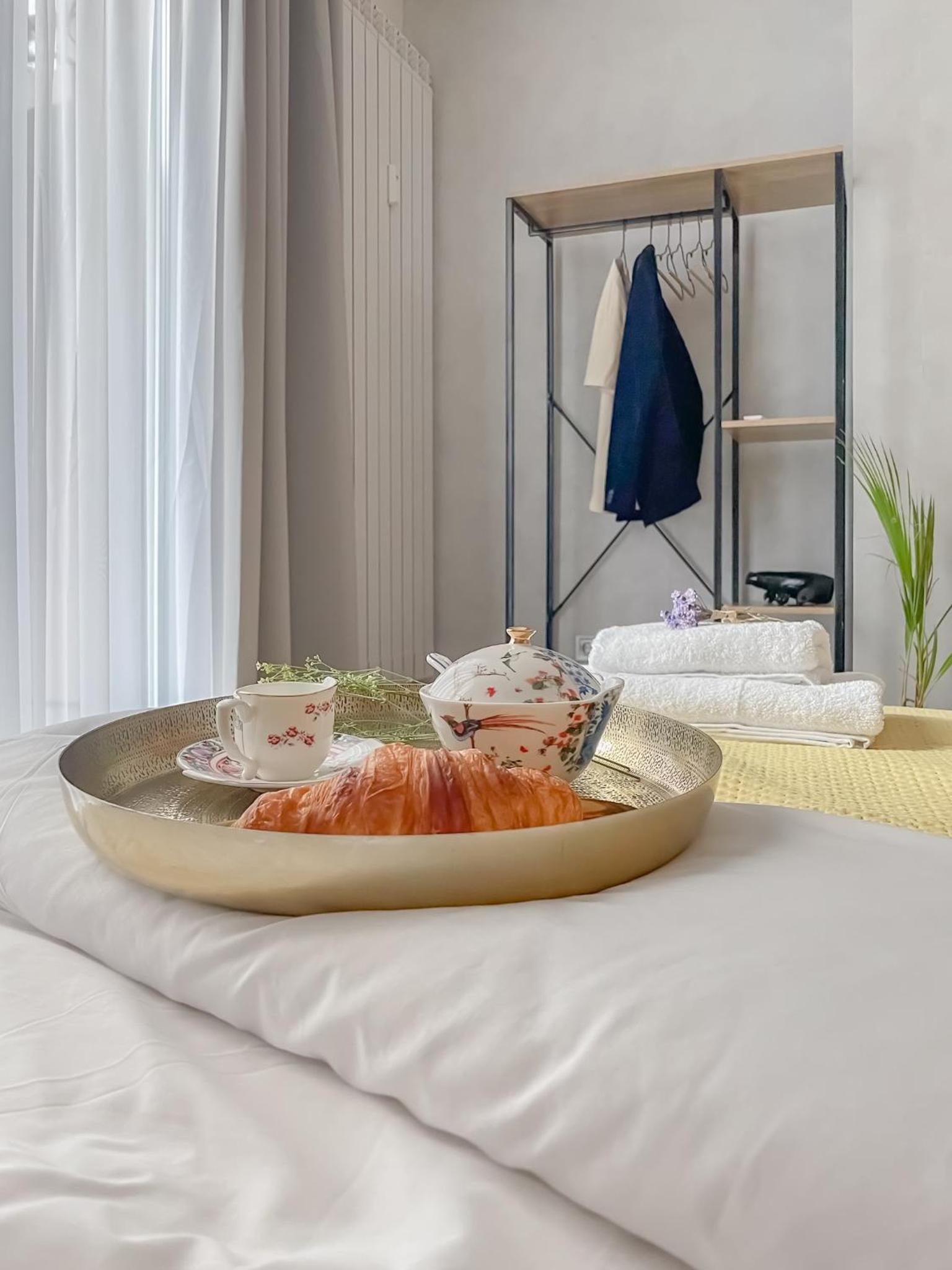 Stylish City Center Apartment by NDK