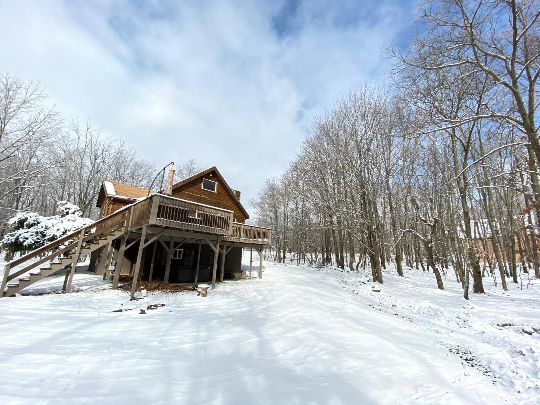 Poconos August Dates Filling Fast Bonus Giveaway