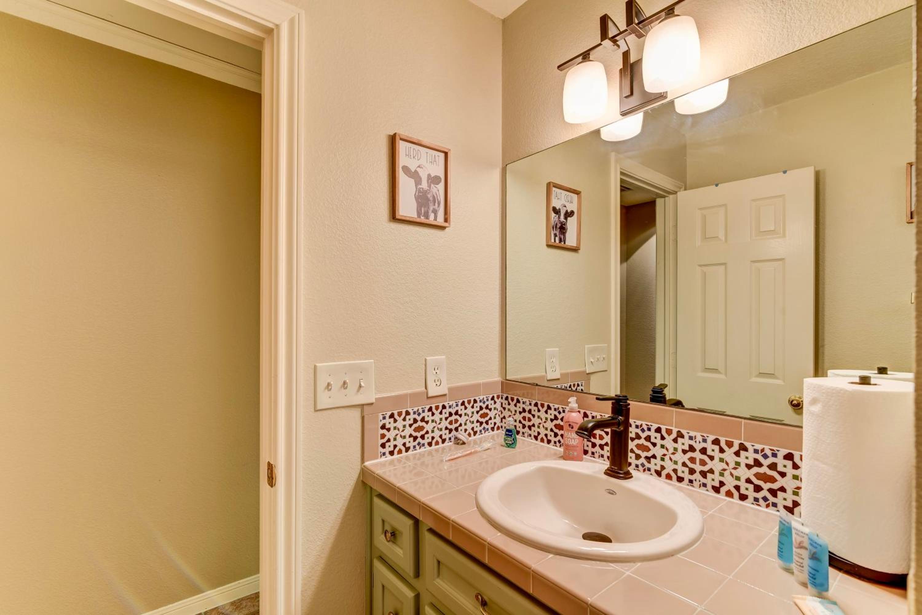 Riverside country retreat with easy access to all that Houston has to offer view 4