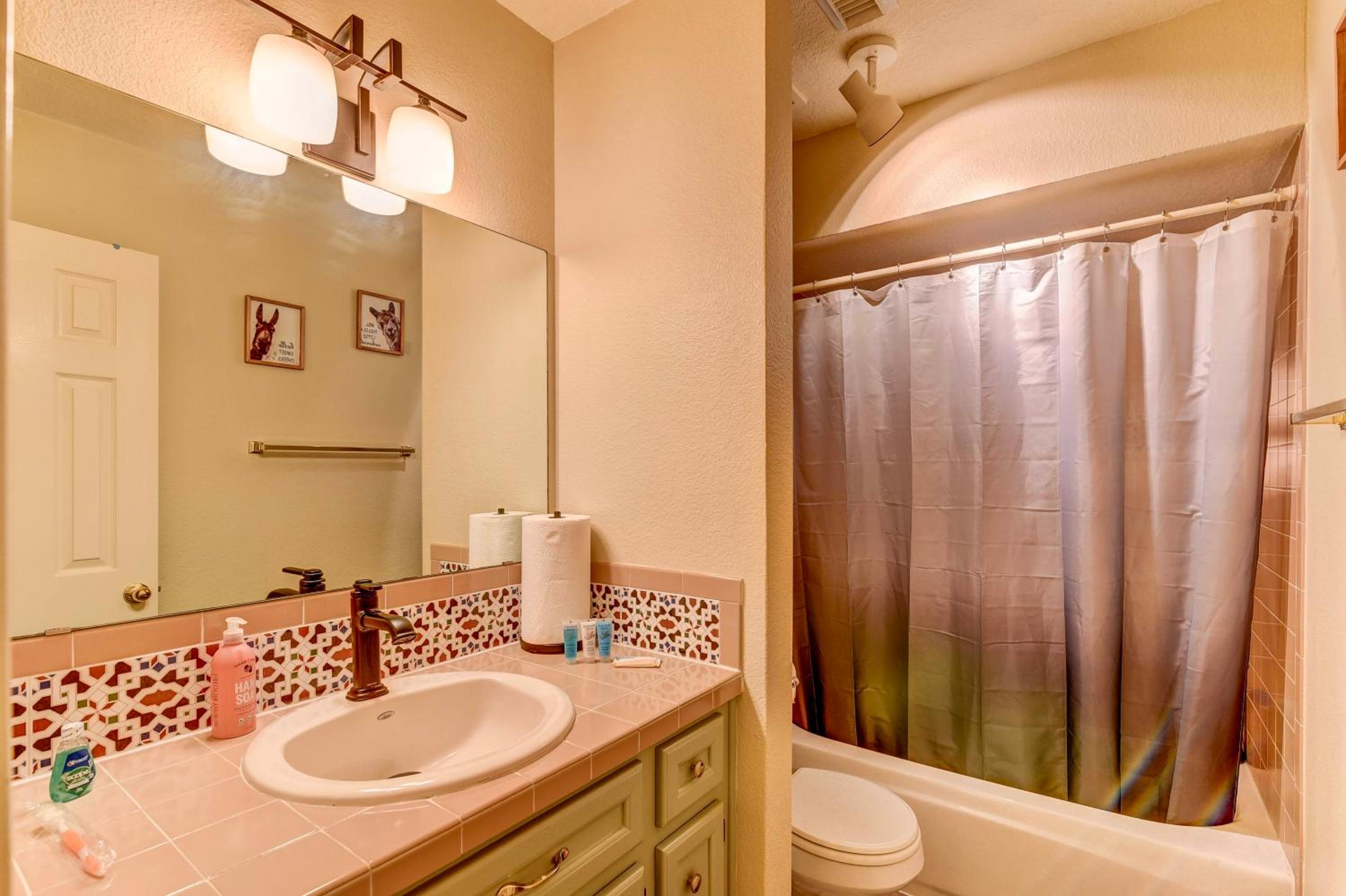 Riverside country retreat with easy access to all that Houston has to offer view 5