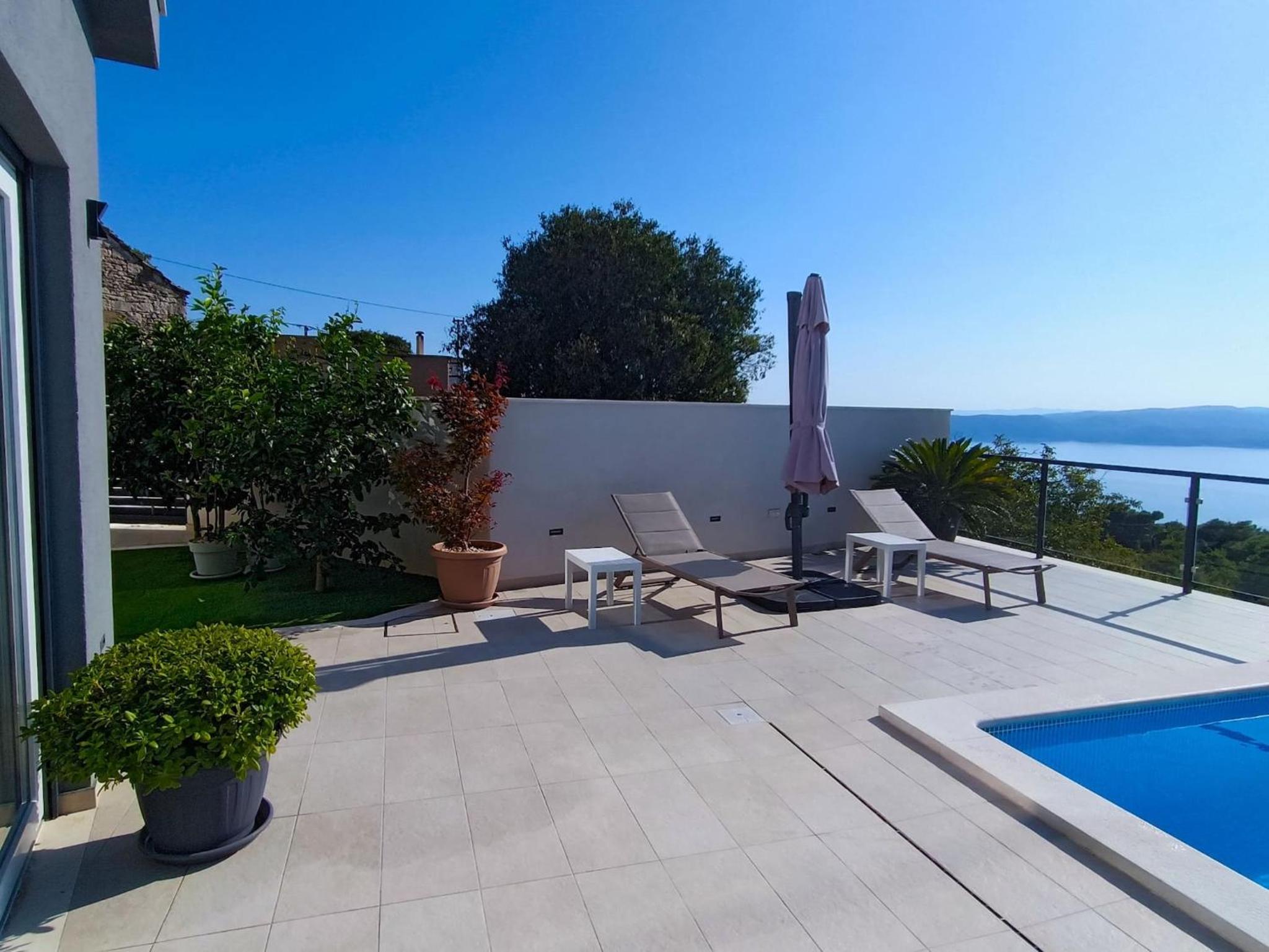 Villa Skyview mit Infinitypool und Panorama Meerblick