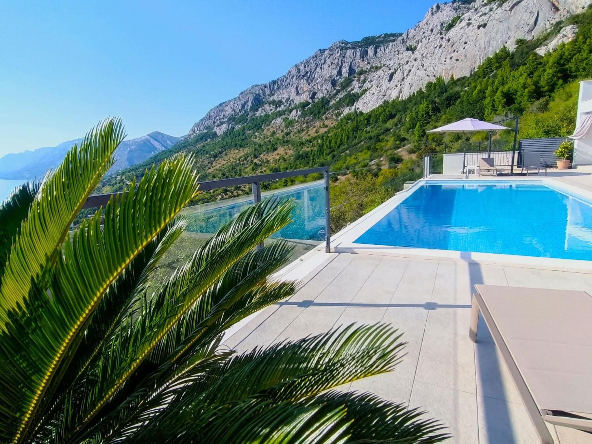 Villa Skyview mit Infinitypool und Panorama Meerblick