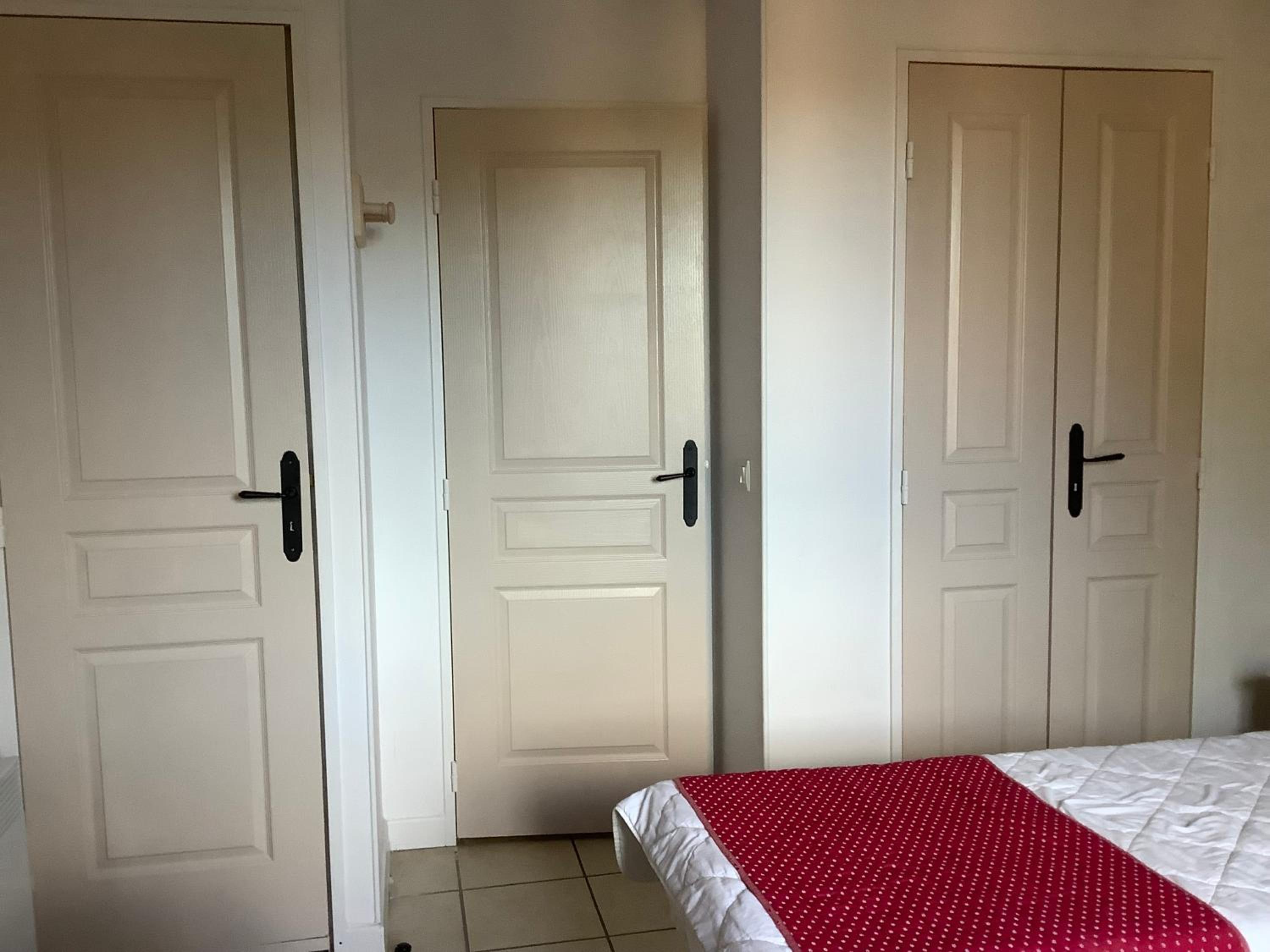 Duplex, piscines, animations près via Ardèche, centre équestre- sans draps ni serviettes