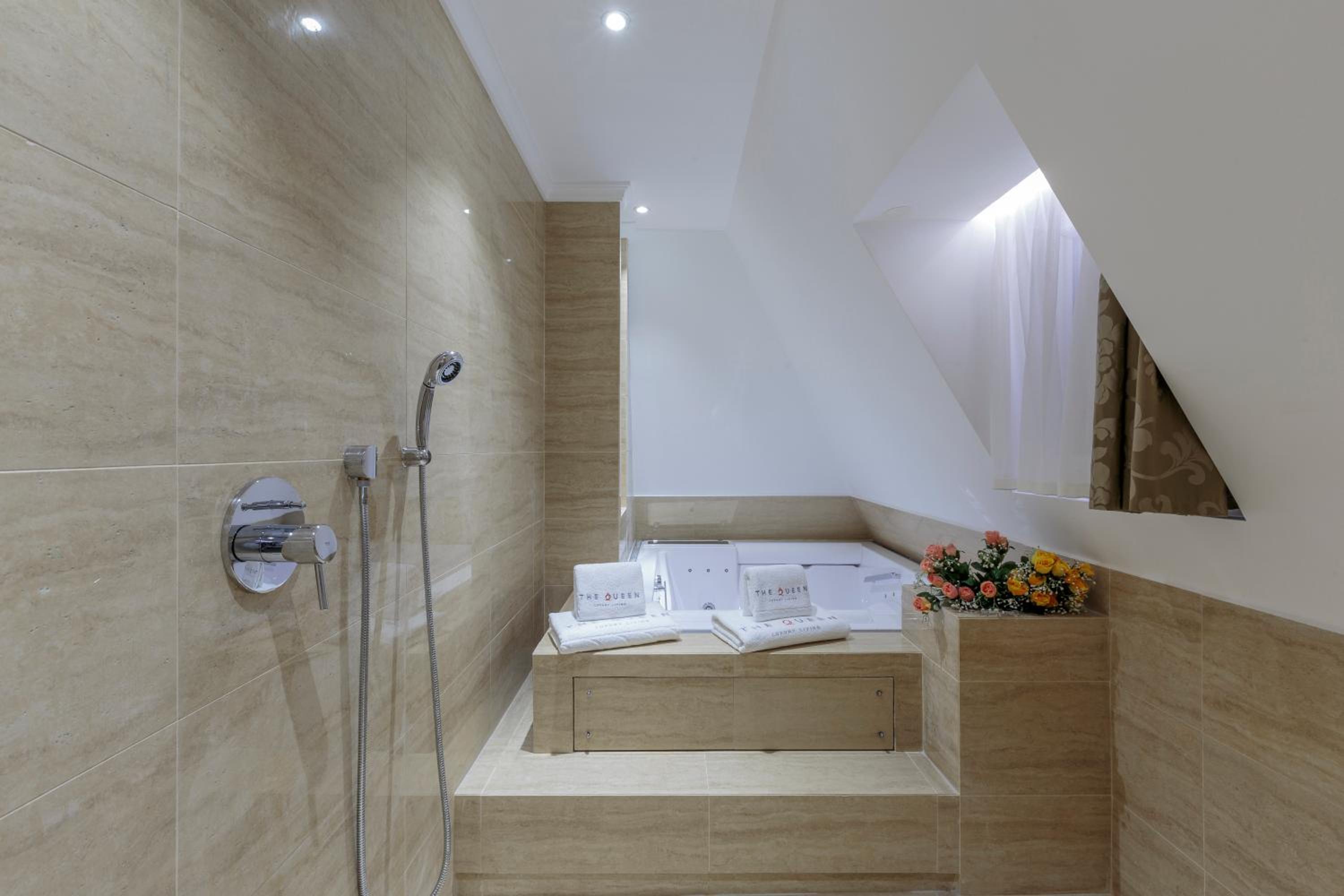 The Queen Luxury Apartments - Villa Vinicia