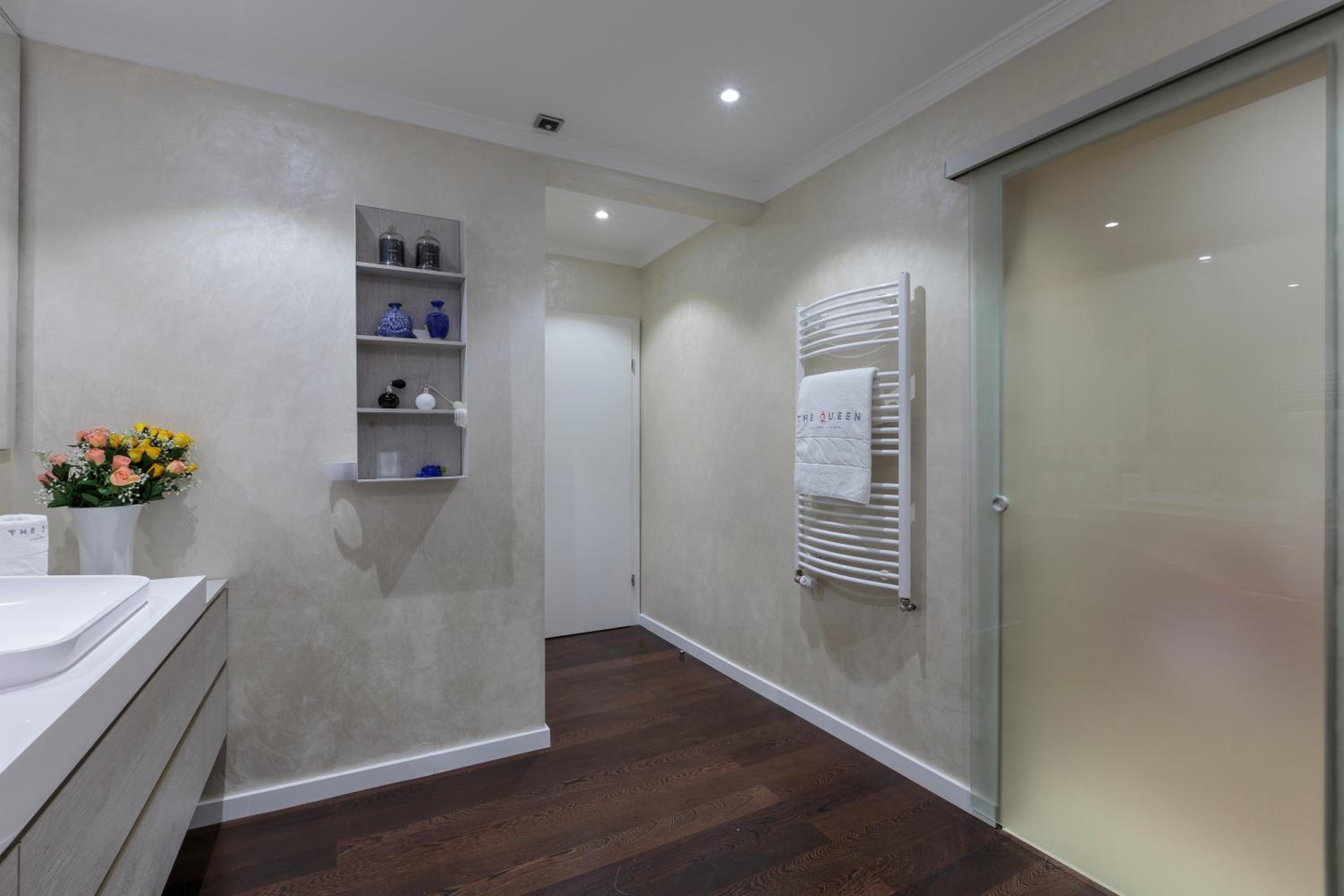 The Queen Luxury Apartments - Villa Vinicia