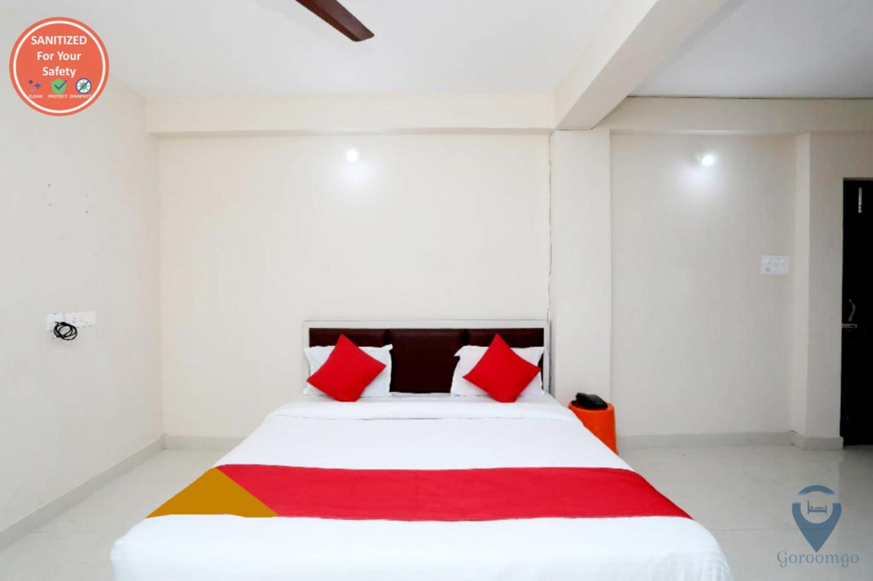 Hotel Grand Resort PURI Swimming-pool-and-Garden, near-sea-beach-and-temple fully-air-conditioned-hotel with-lift-and parking-facility view 4