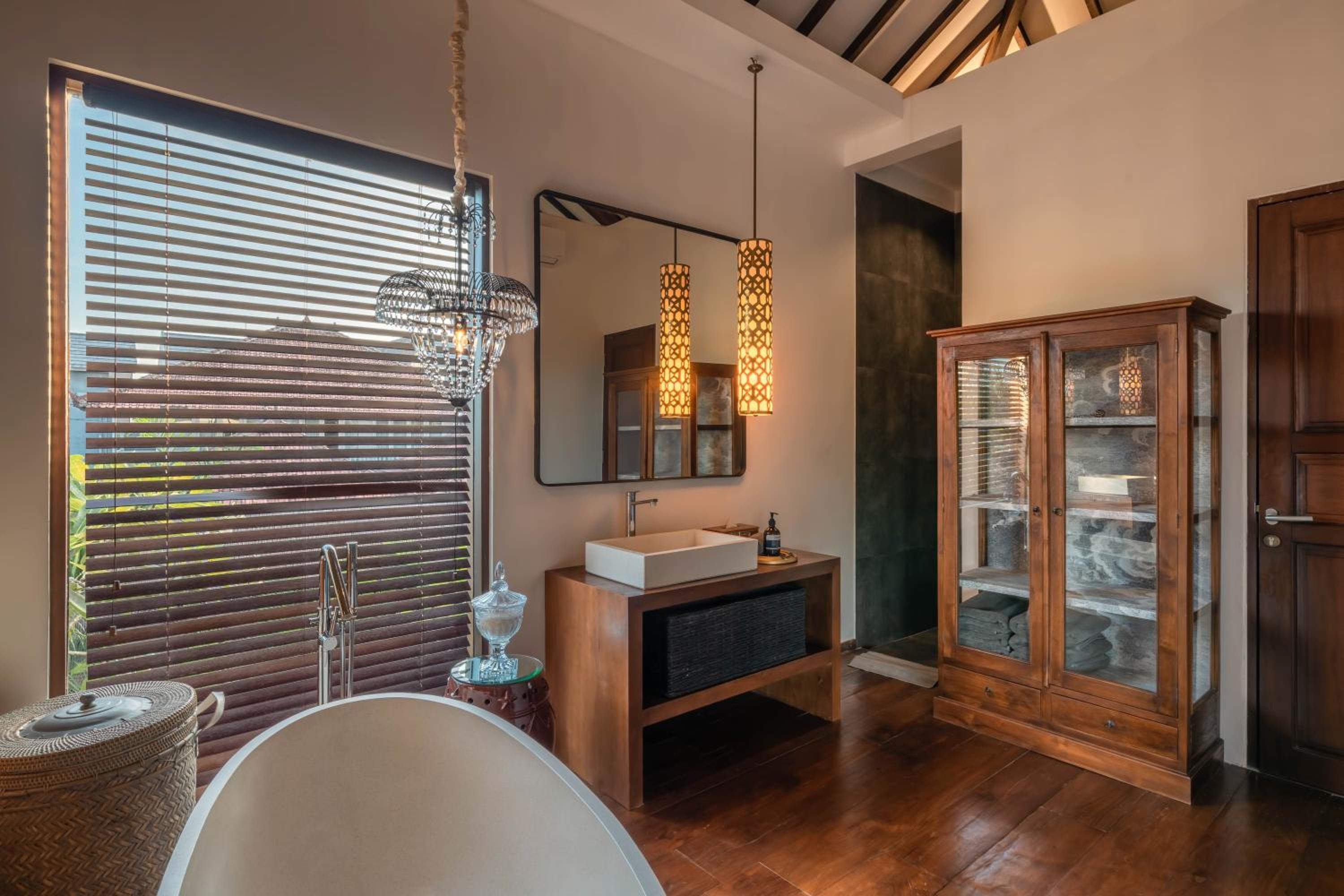 La Résidence Anam - Exquisite 4BR Coastal Villa in Pererenan view 2
