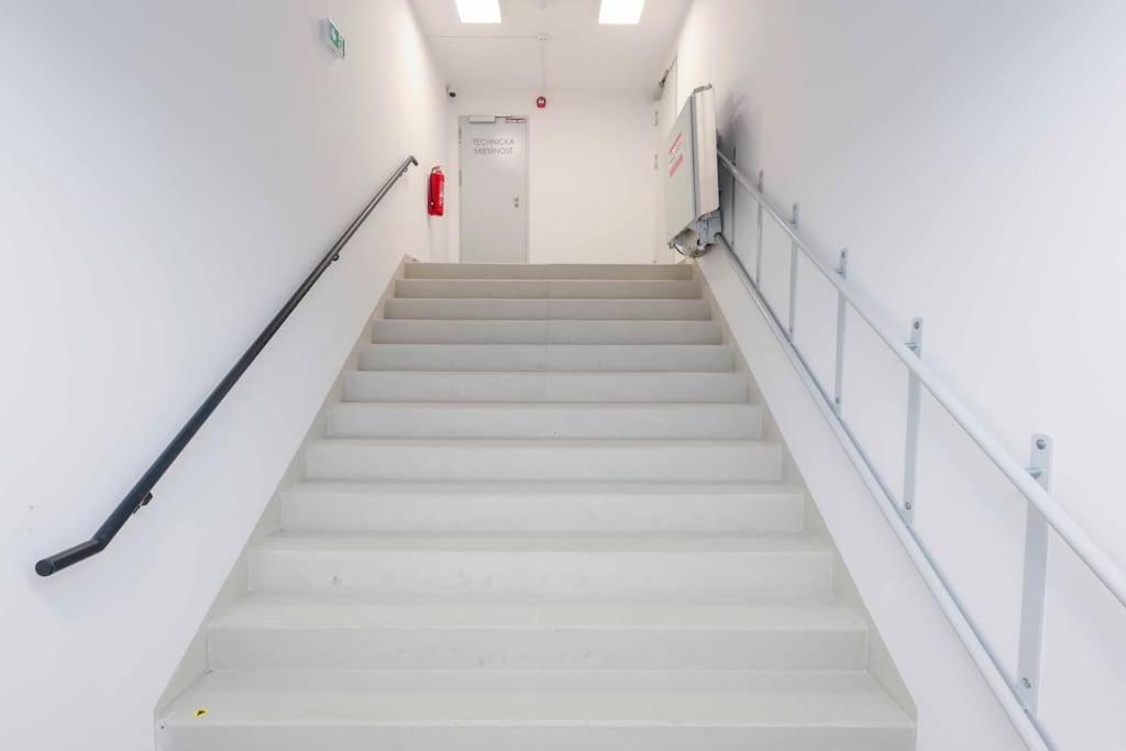 Danubius One - spacious apartment w free parking view 4